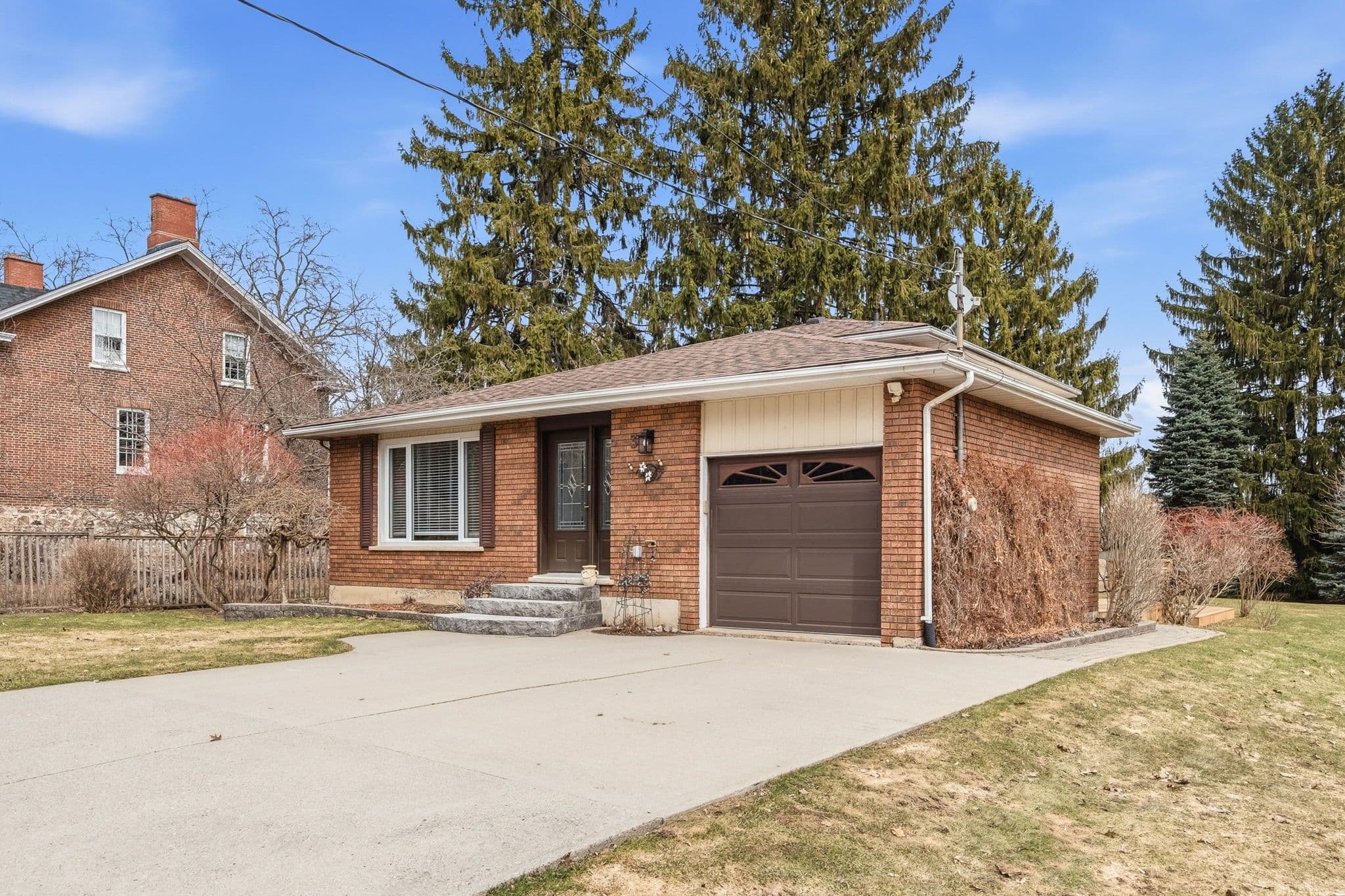 3 Rose Glen Road S, Port Hope, ON L1A 3V6