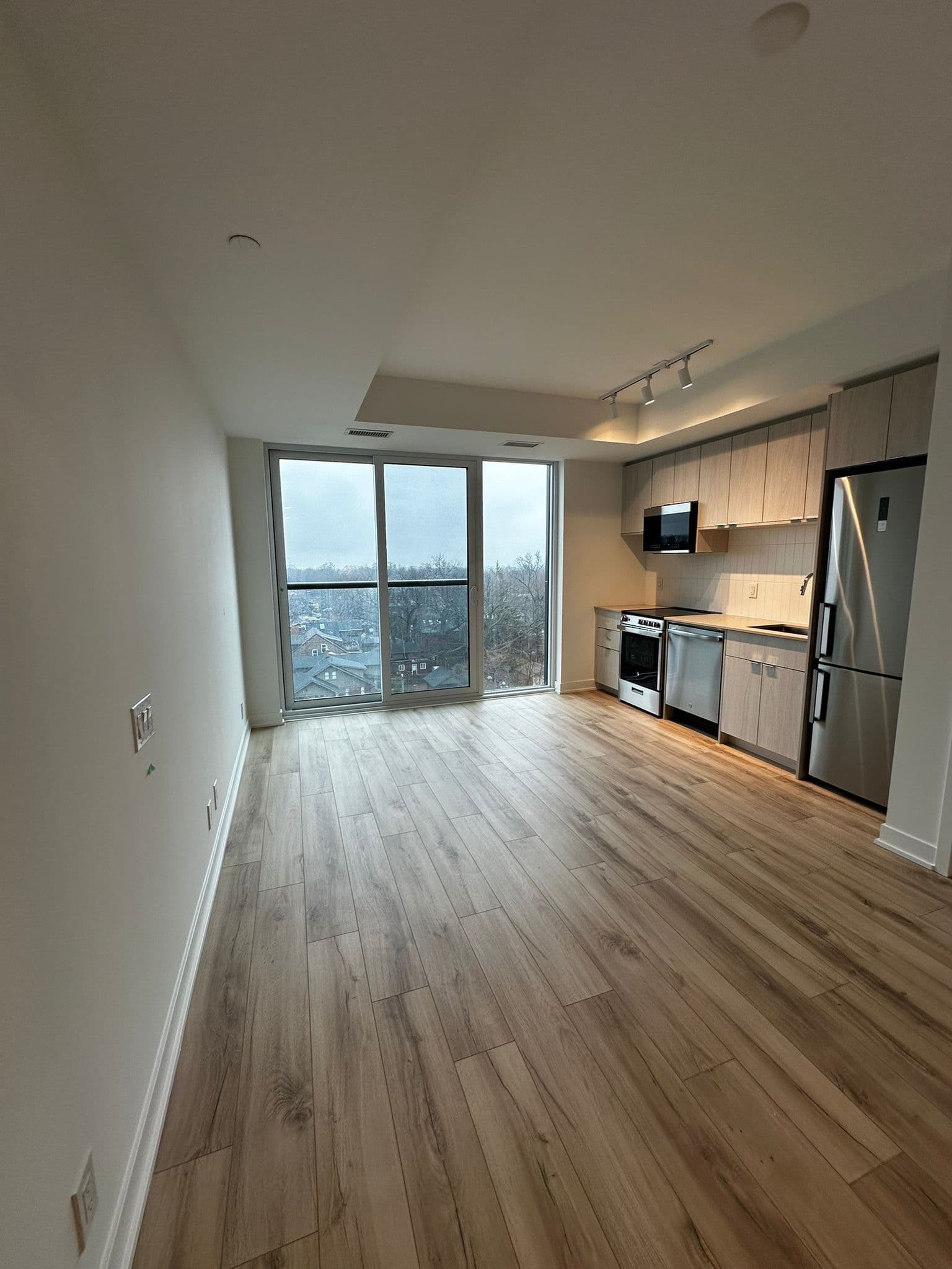 1660 Bloor Street W 1007, Toronto W02, ON M6P 0C6