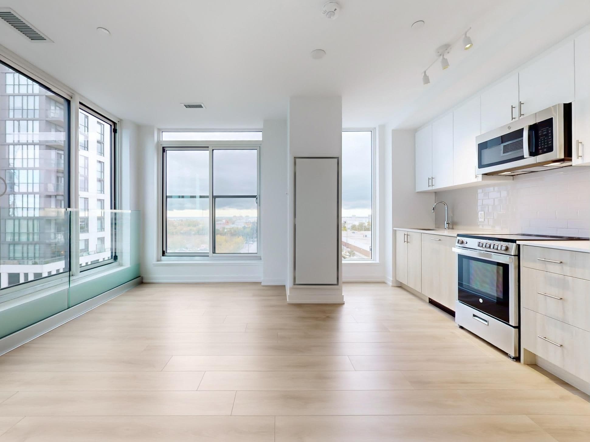 1195 The Queensway N/A 614, Toronto W08, ON M8Z 0H1