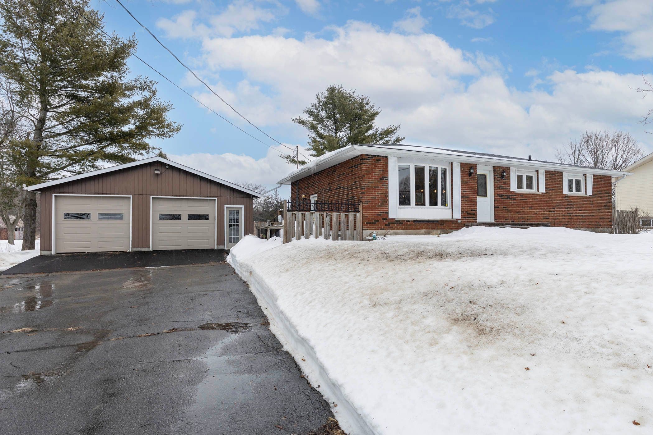 3837 Holmes Road, Frontenac, ON K0H 1X0