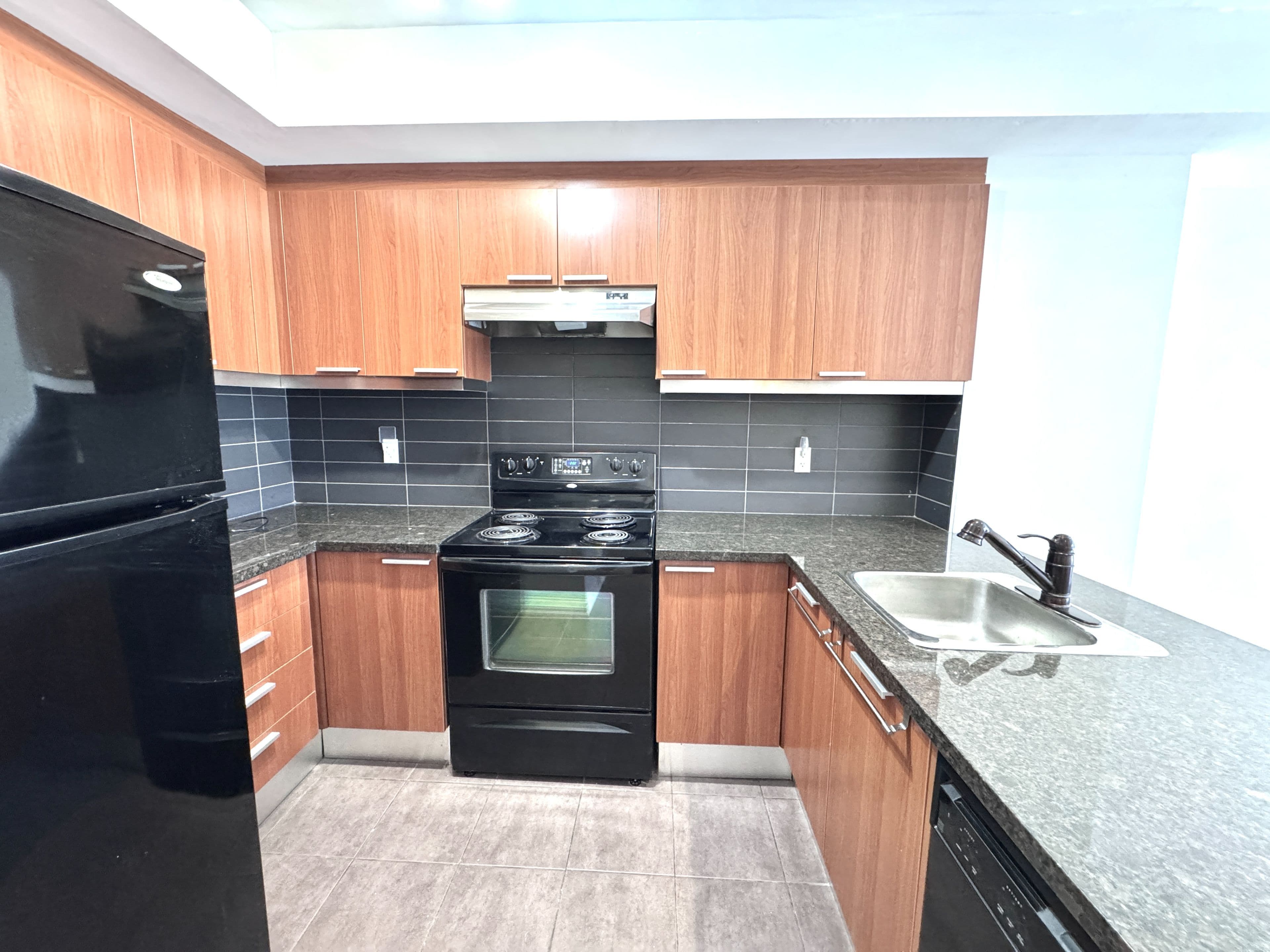 327 S Carrville Road S One bedroom Suite, Richmond Hill, ON L4C 6E4