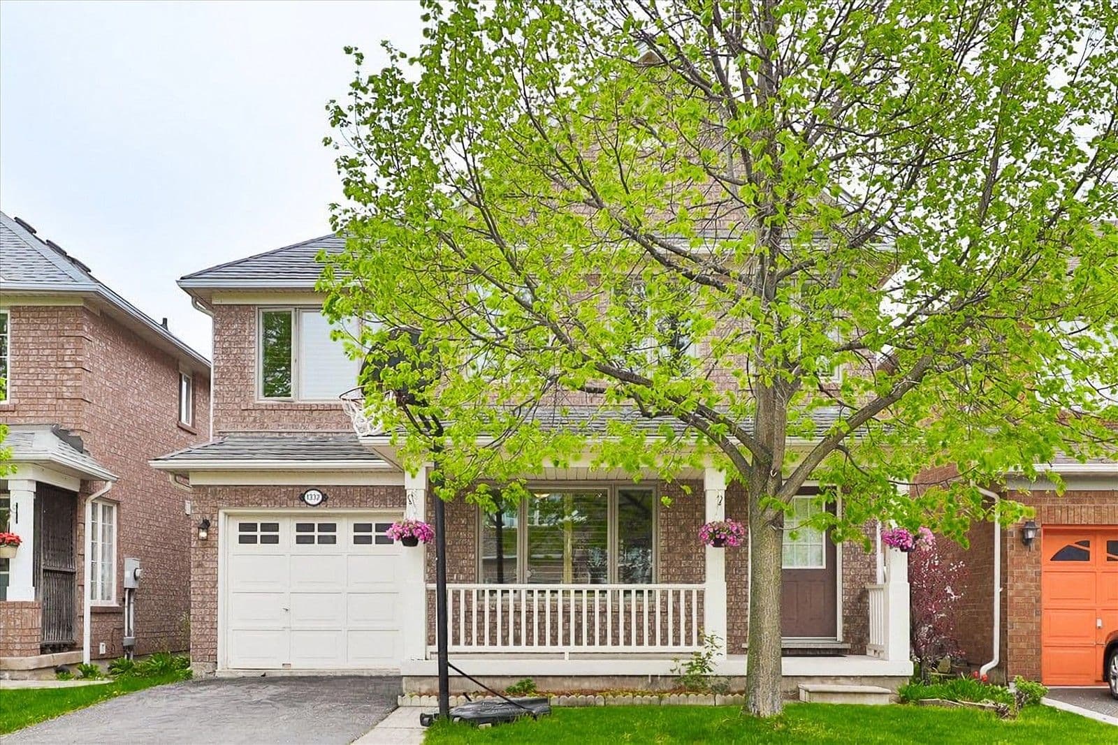 1332 Sagewood Crescent, Oakville, ON L6M 4A4