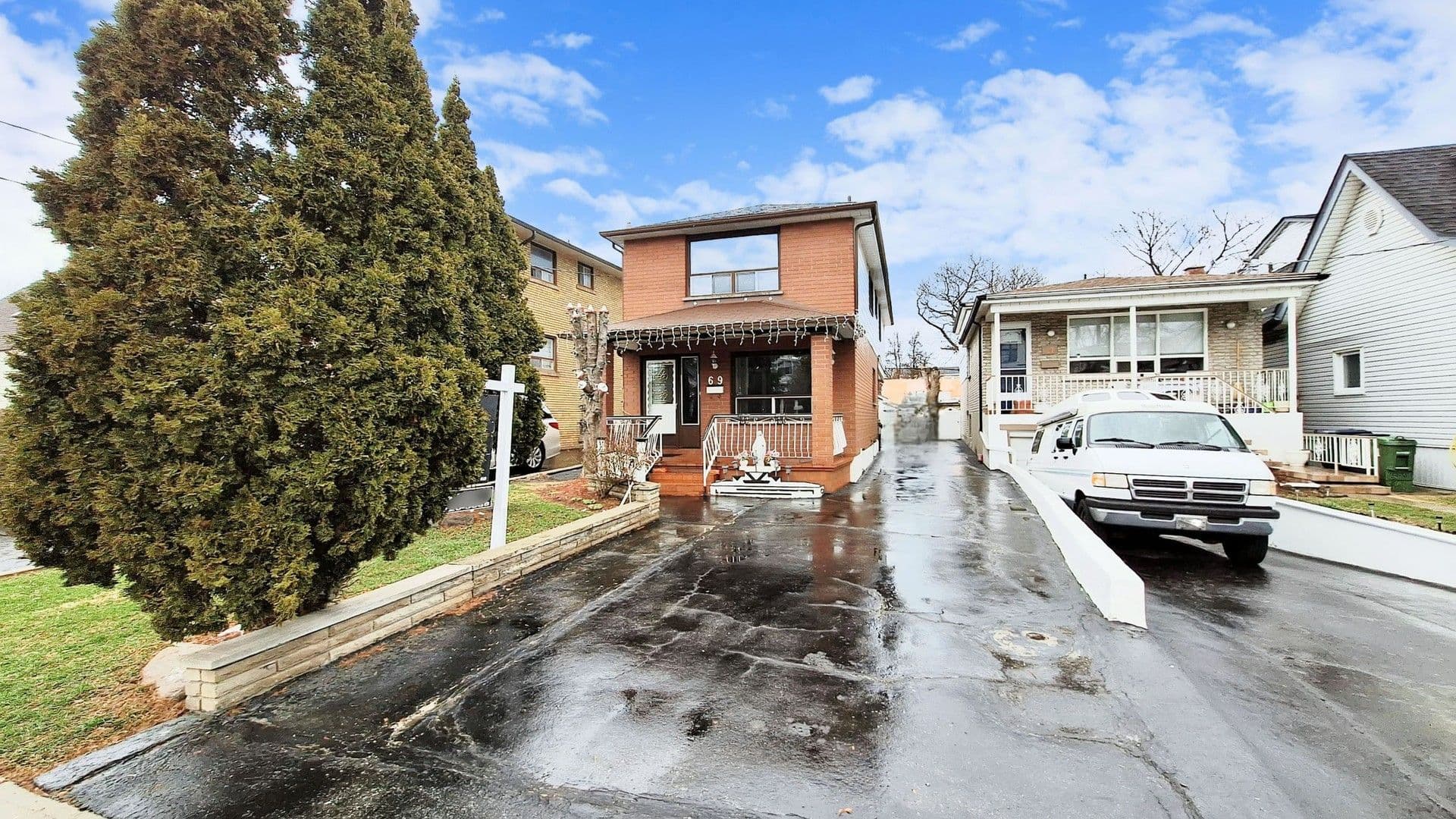 69 Twenty Fourth Street, Toronto W06, ON M8V 3N7