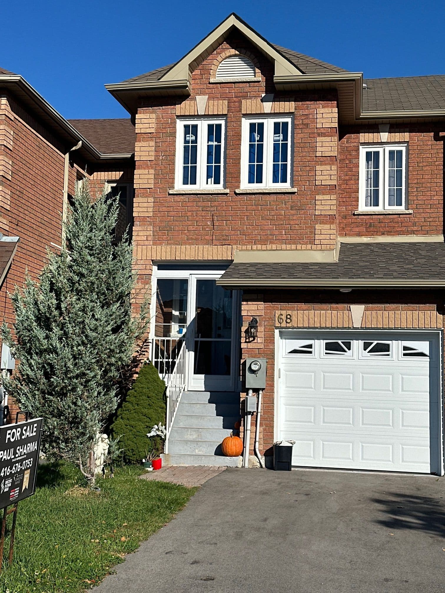 68 Denton Circle, Vaughan, ON L6A 2N4