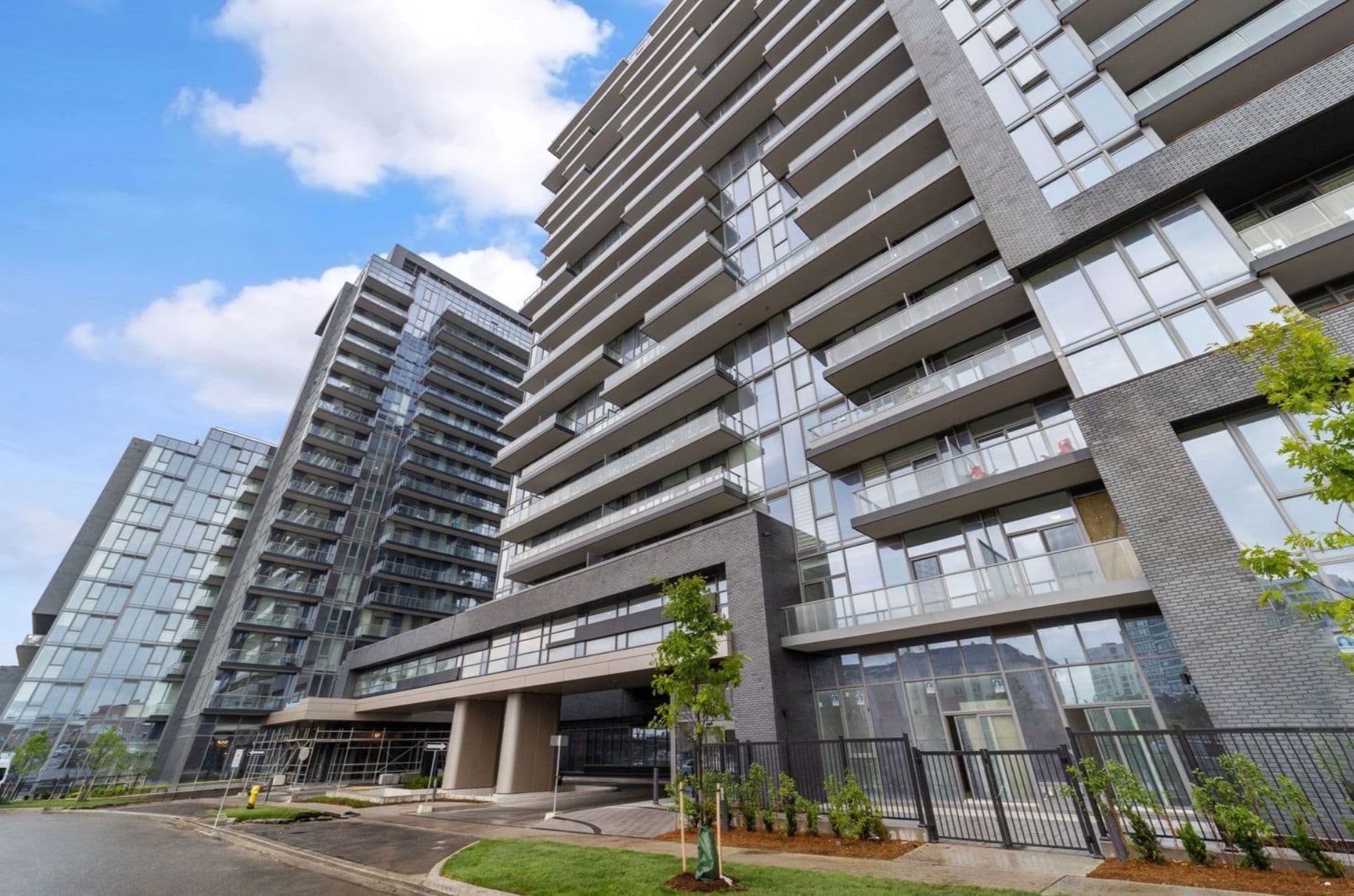 10 Gatineau Drive 1001, Vaughan, ON L4J 0L2