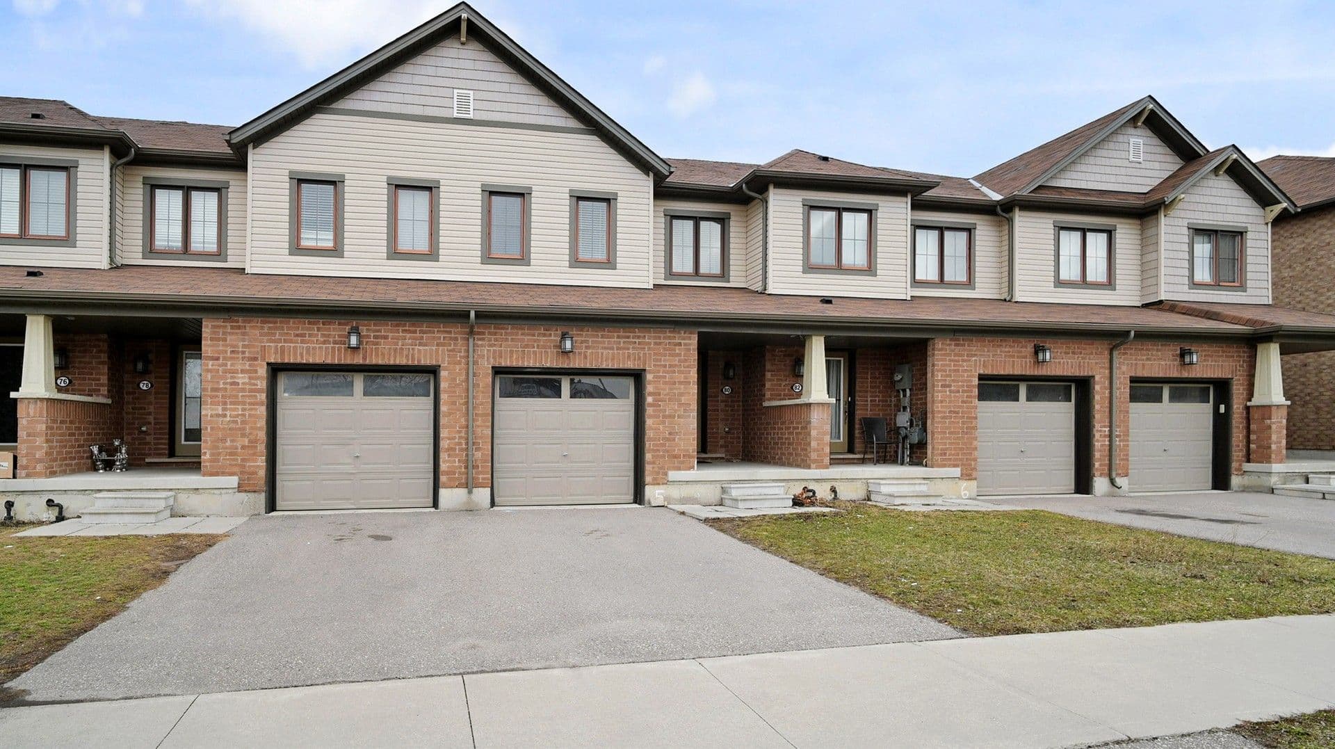80 Scarletwood Street, Hamilton, ON L8J 1X5