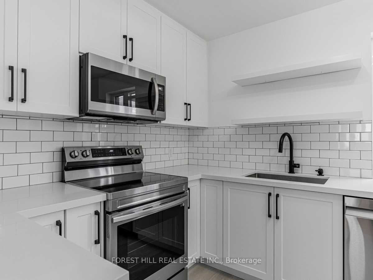 80 Belgravia Avenue A, Toronto W04, ON M6E 2M5