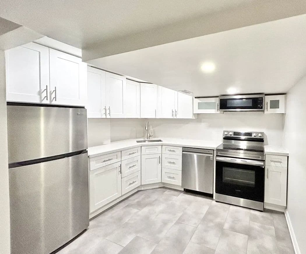 3 Bondhead Place Lower, Toronto W10, ON M9V 2L9