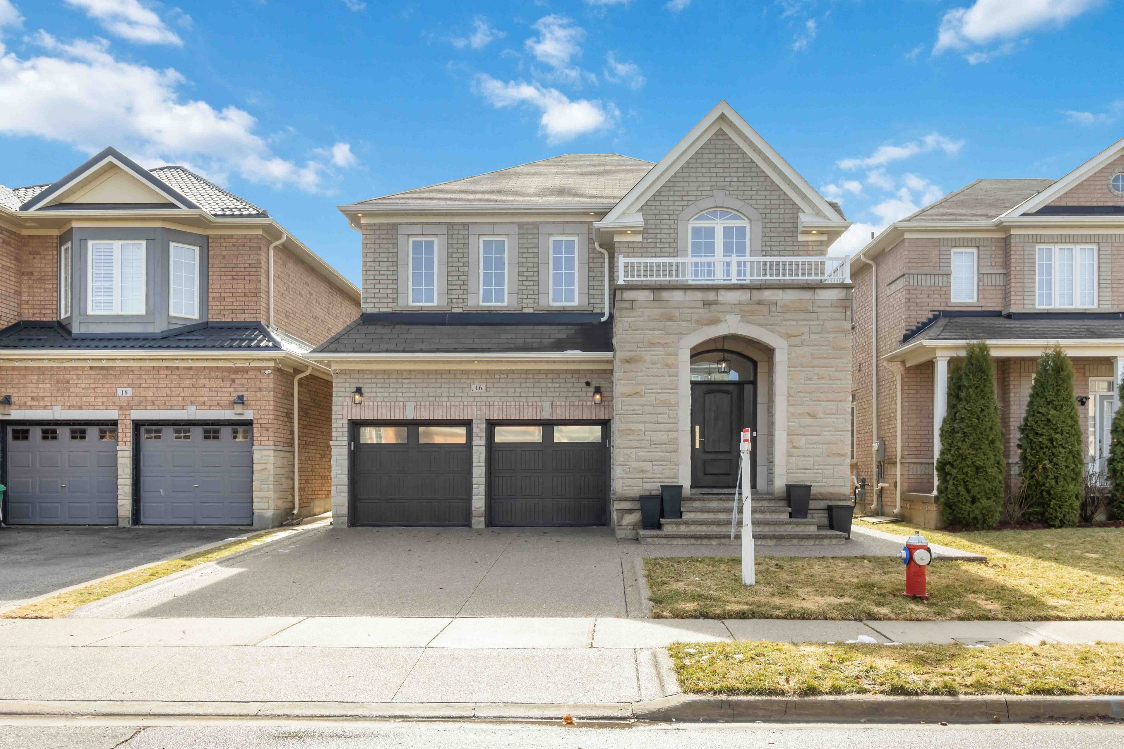 16 Begonia Crescent, Brampton, ON L7A 0M5