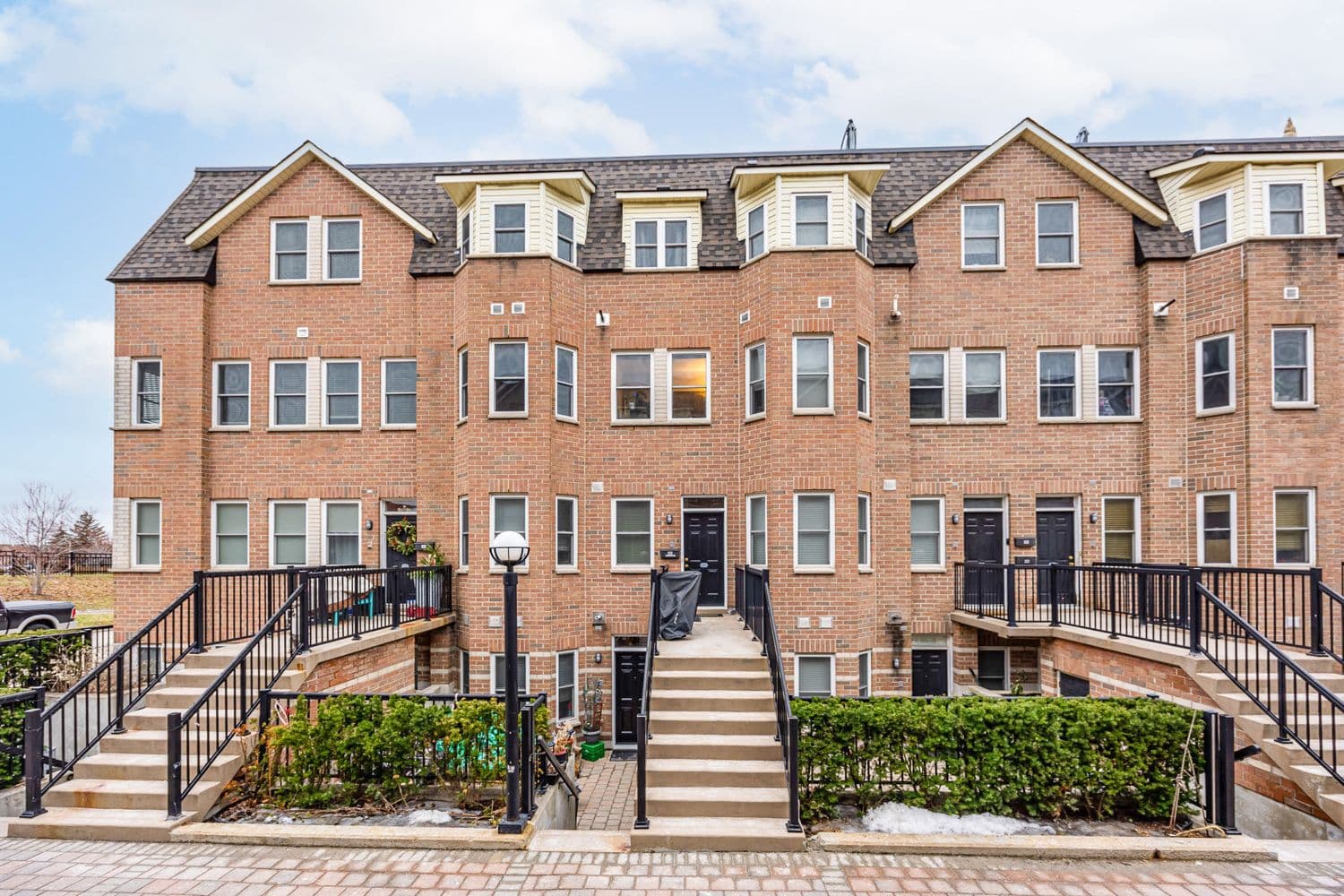 760 Lawrence Avenue W 121, Toronto W04, ON M6A 3E7