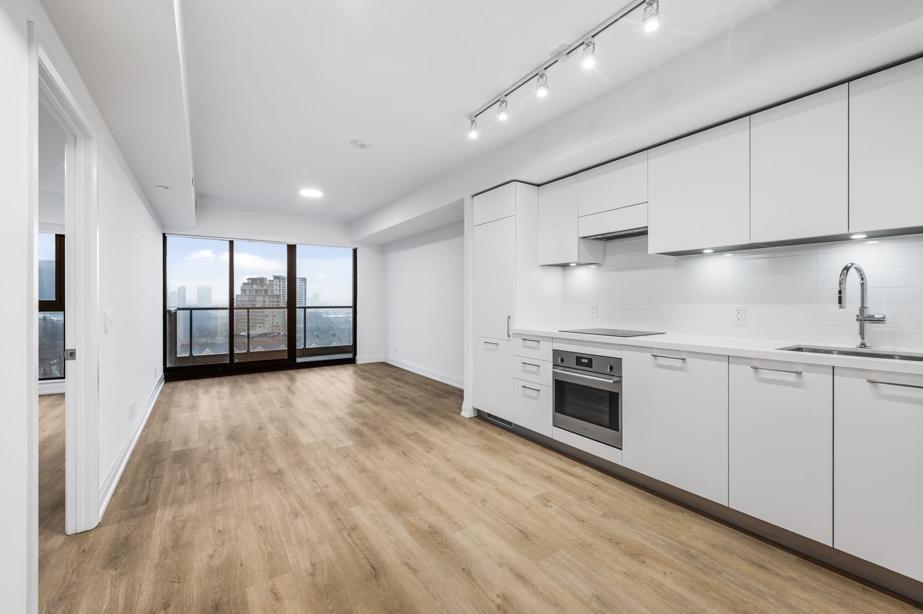 36 Brentcliffe Road 1310, Toronto C11, ON M4G 0E1