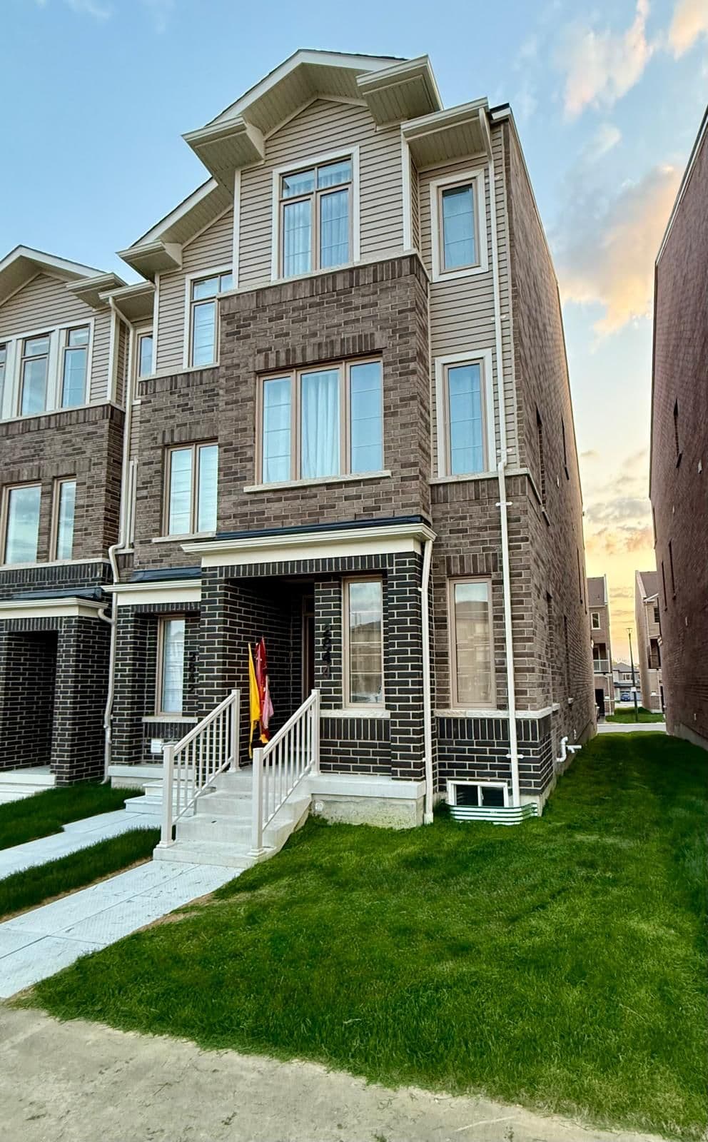 2844 Whites Road, Pickering, ON L1X 0R6