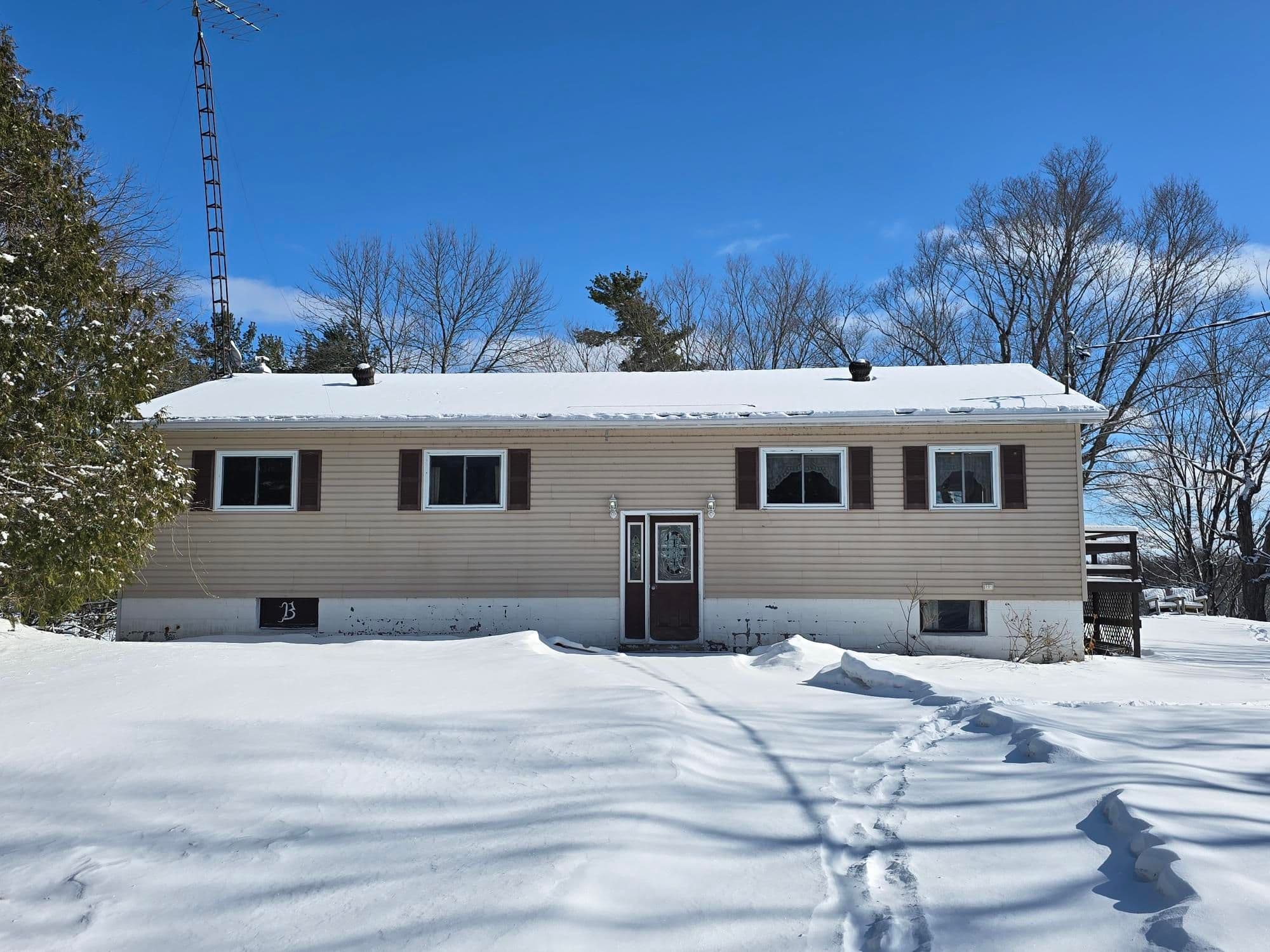 1182 Clement Road, Frontenac, ON K0H 2P0