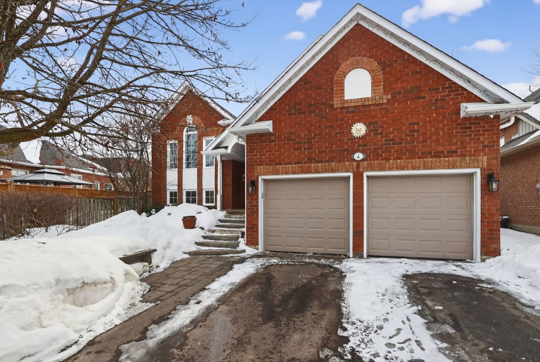 4 Valleybrae Court, Caledon, ON L7C 1B8