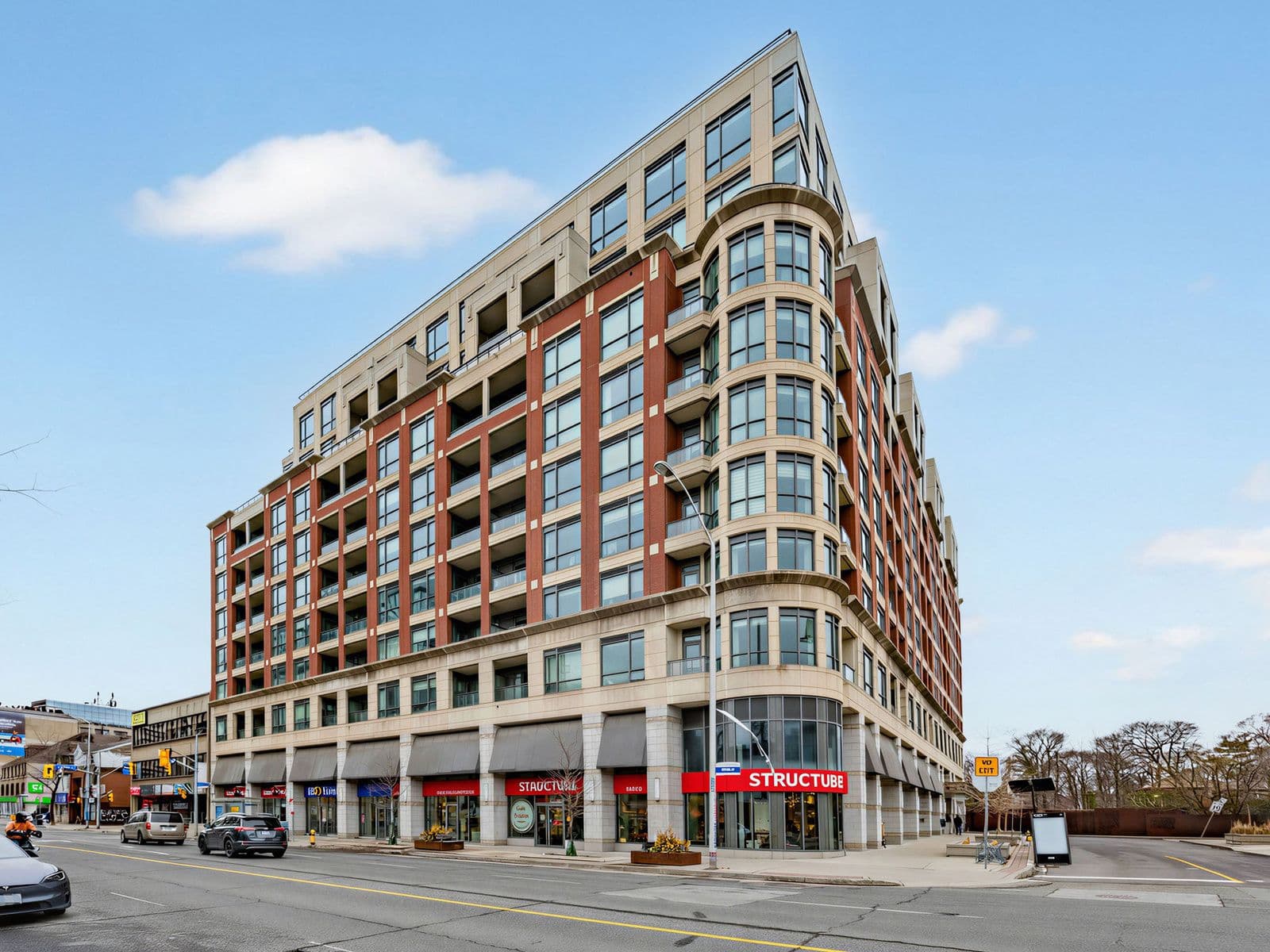 23 Glebe Road W 914, Toronto C03, ON M5P 0A1