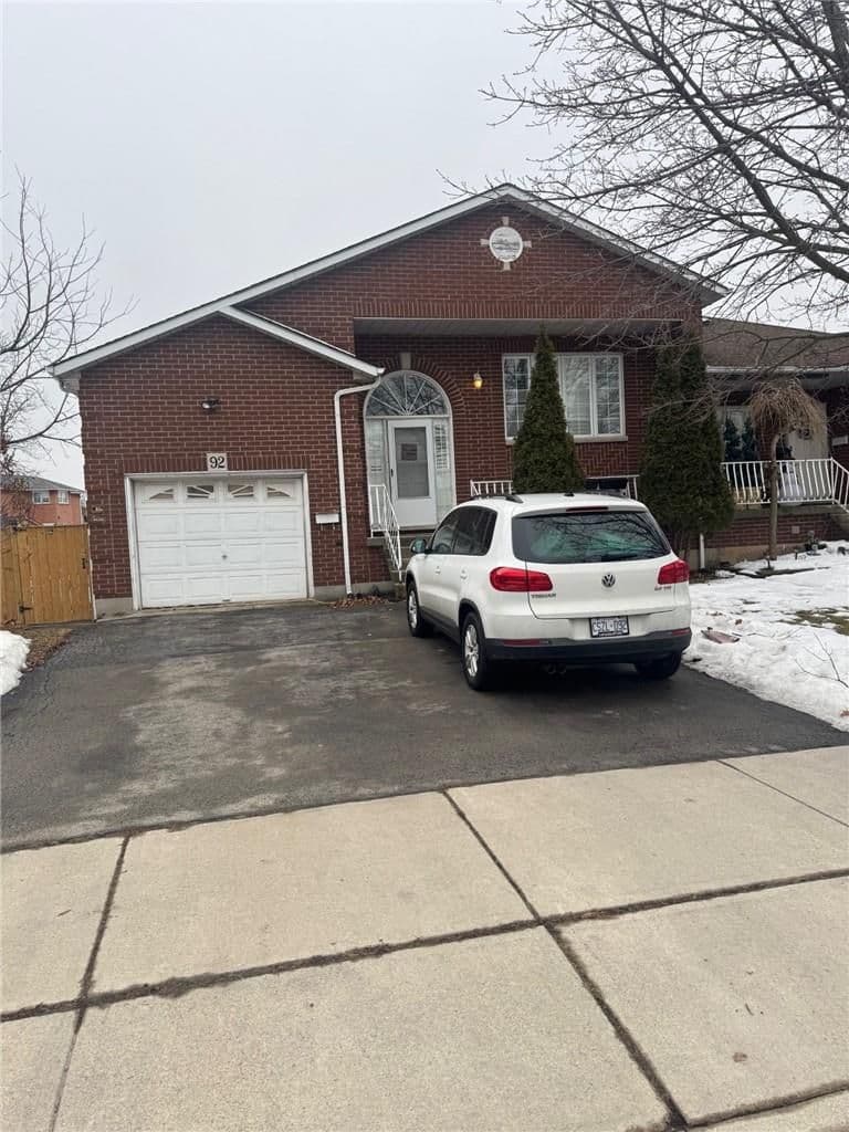 92 Blenheim Drive, Hamilton, ON L8E 1W5