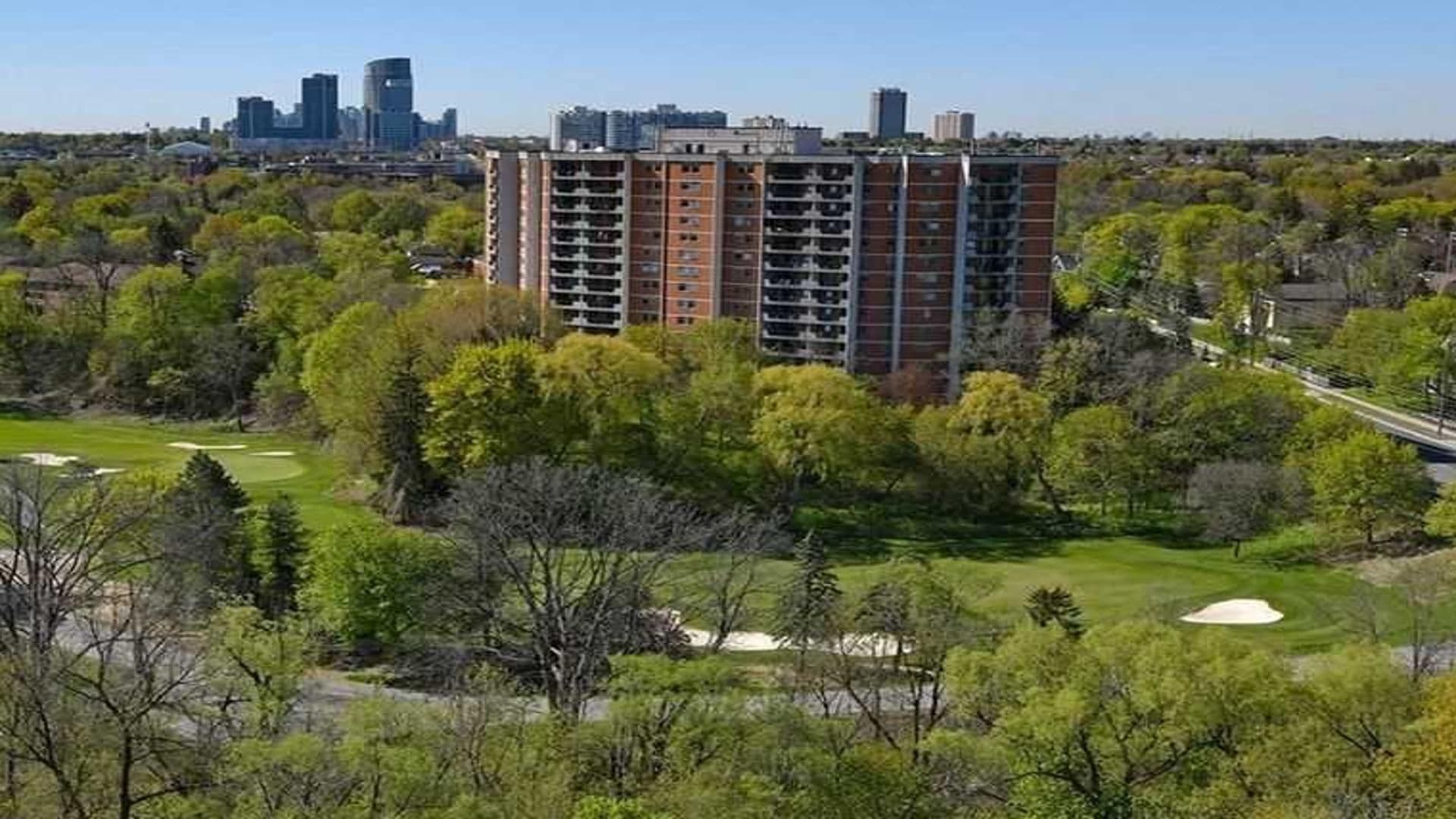 7811 Yonge Street PH7, Markham, ON L3T 4S3