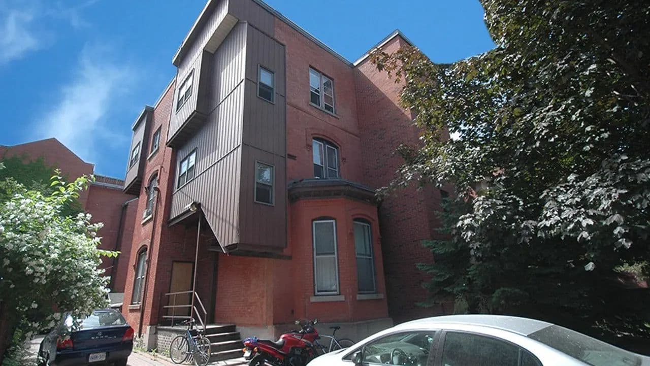 232 Cooper Street 1, Ottawa Centre, ON K2P 0G4