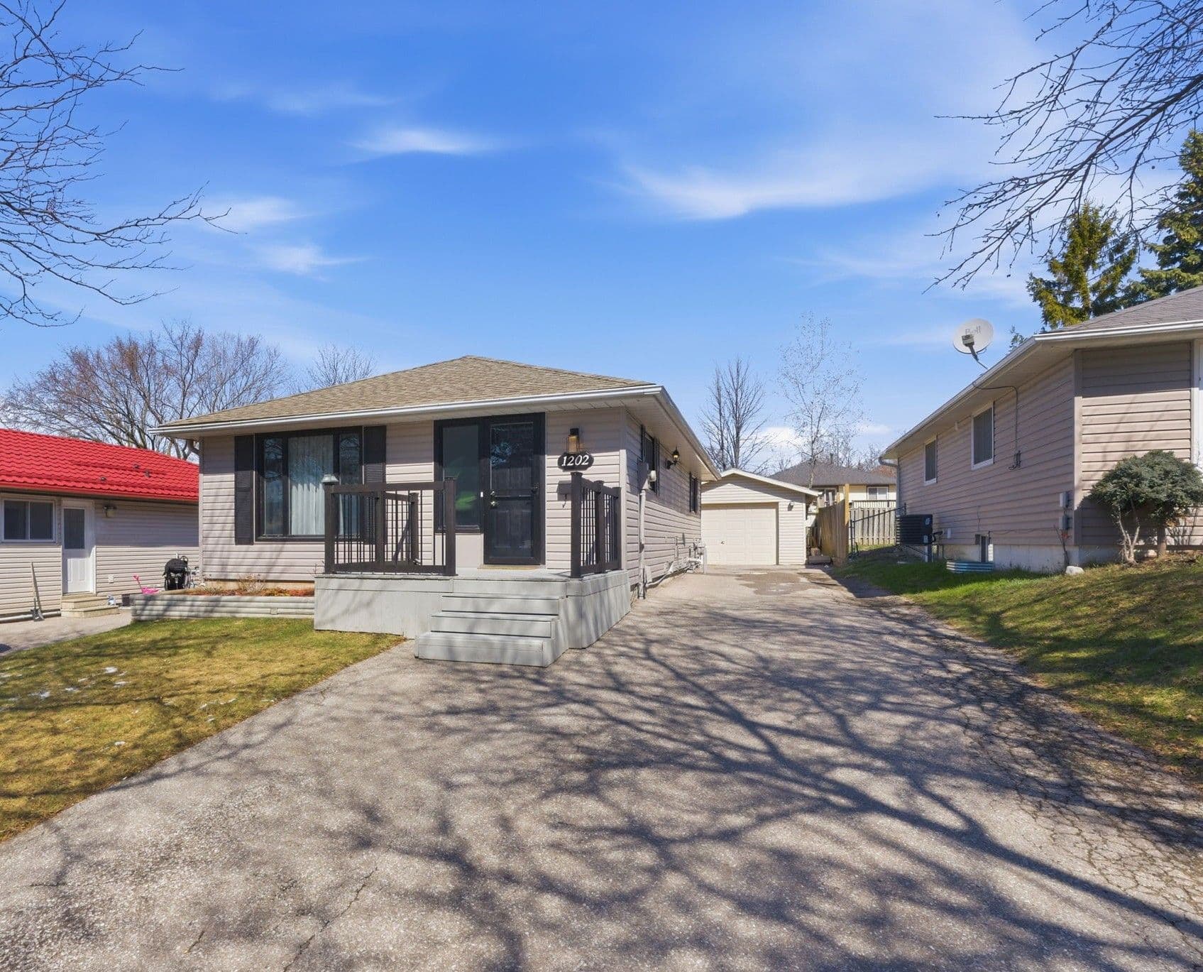 1202 Norman Court, Oshawa, ON L1H 7X2