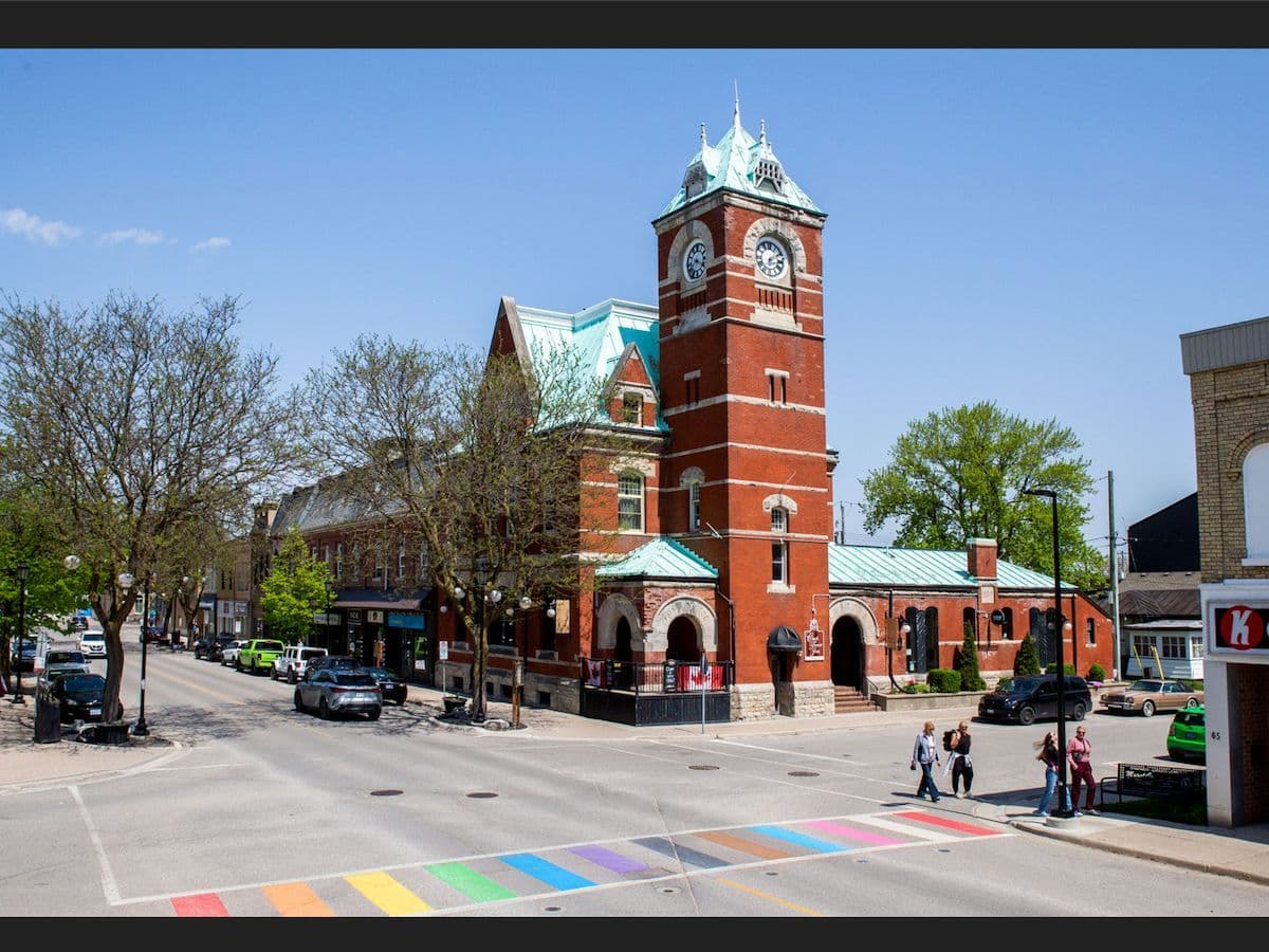 71 Frank Street, Strathroy-Caradoc, ON N7G 2R5