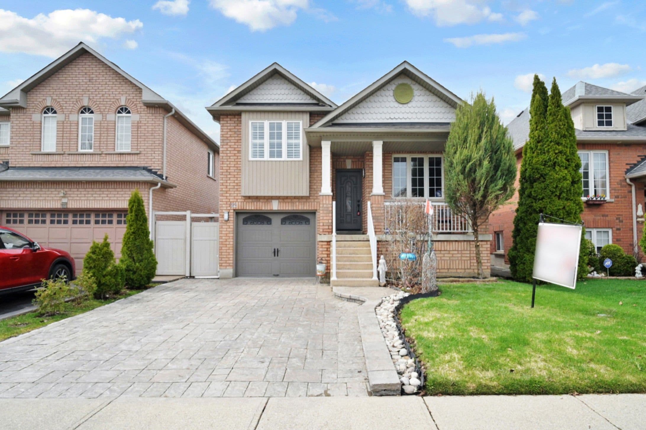 22 Thimbleberry Street, Brampton, ON L7A 3L4