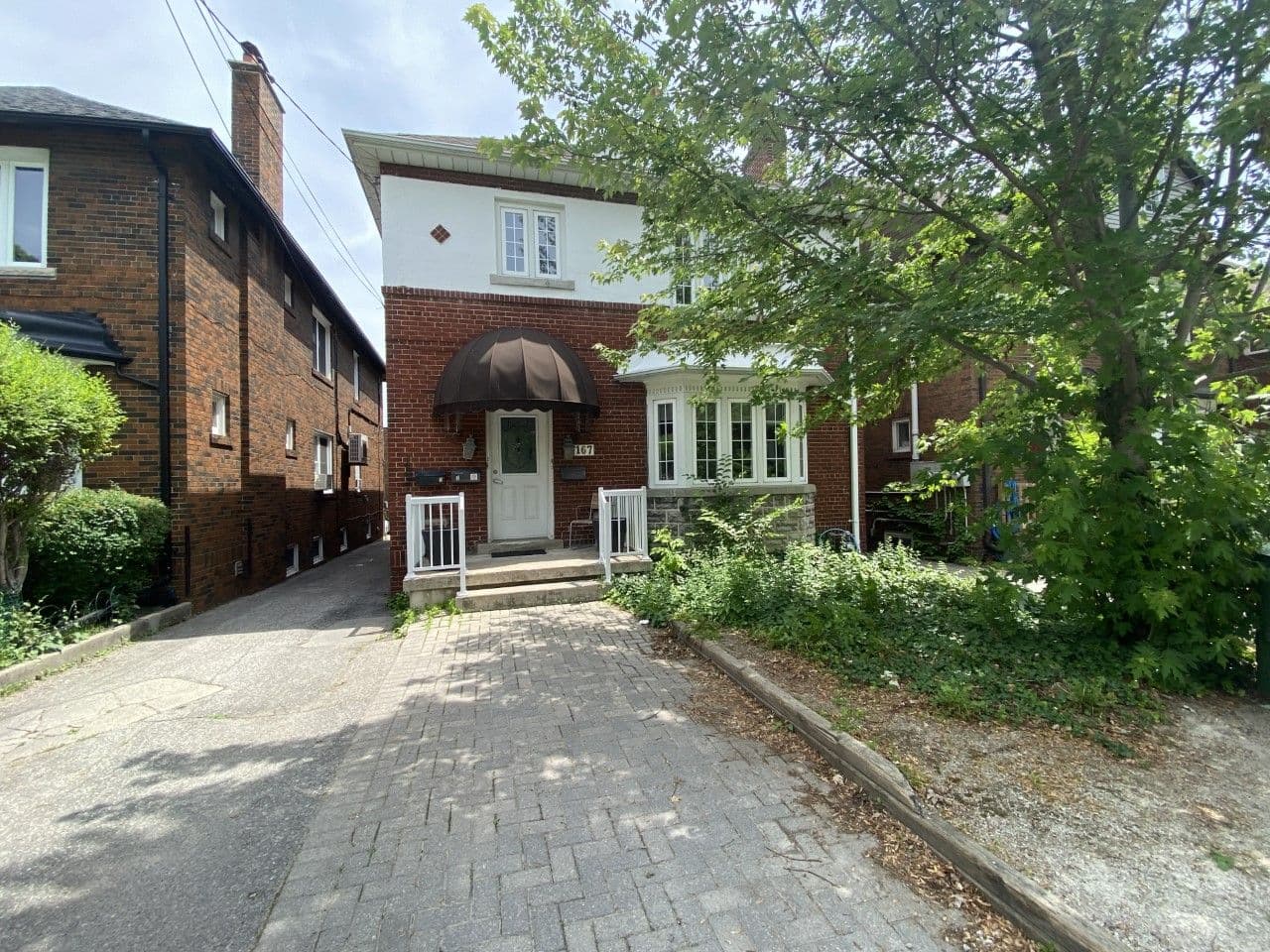 167 Highbourne Road Main, Toronto C03, ON M5P 2J8