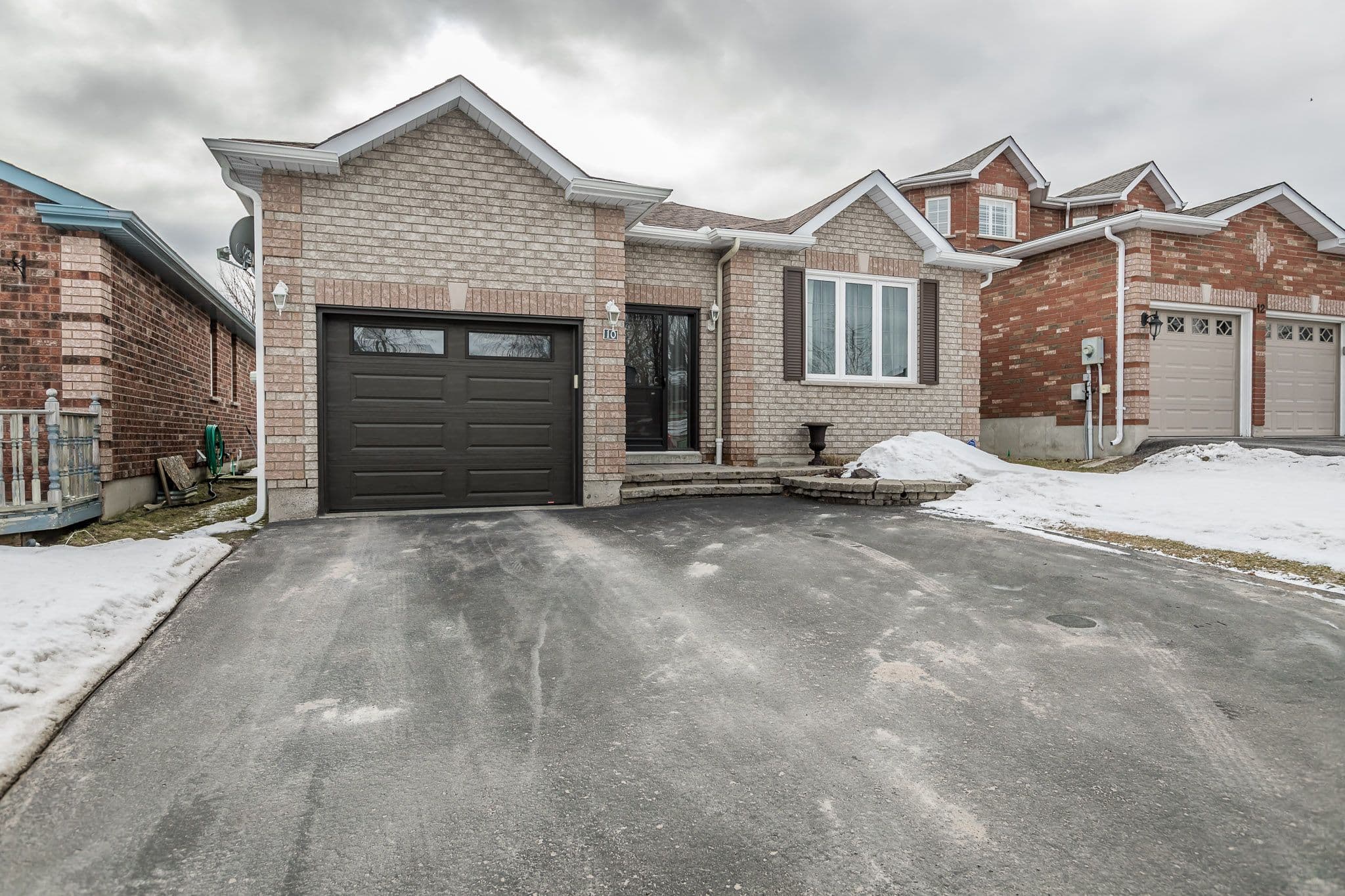 10 Wismer Avenue, Barrie, ON L4N 7X8