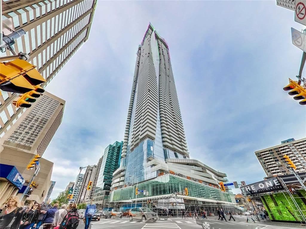 1 Bloor Street E 1412, Toronto C08, ON M4W 1A9