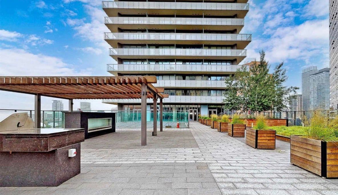 57 St. Joseph Street 417, Toronto C01, ON M5S 0C5