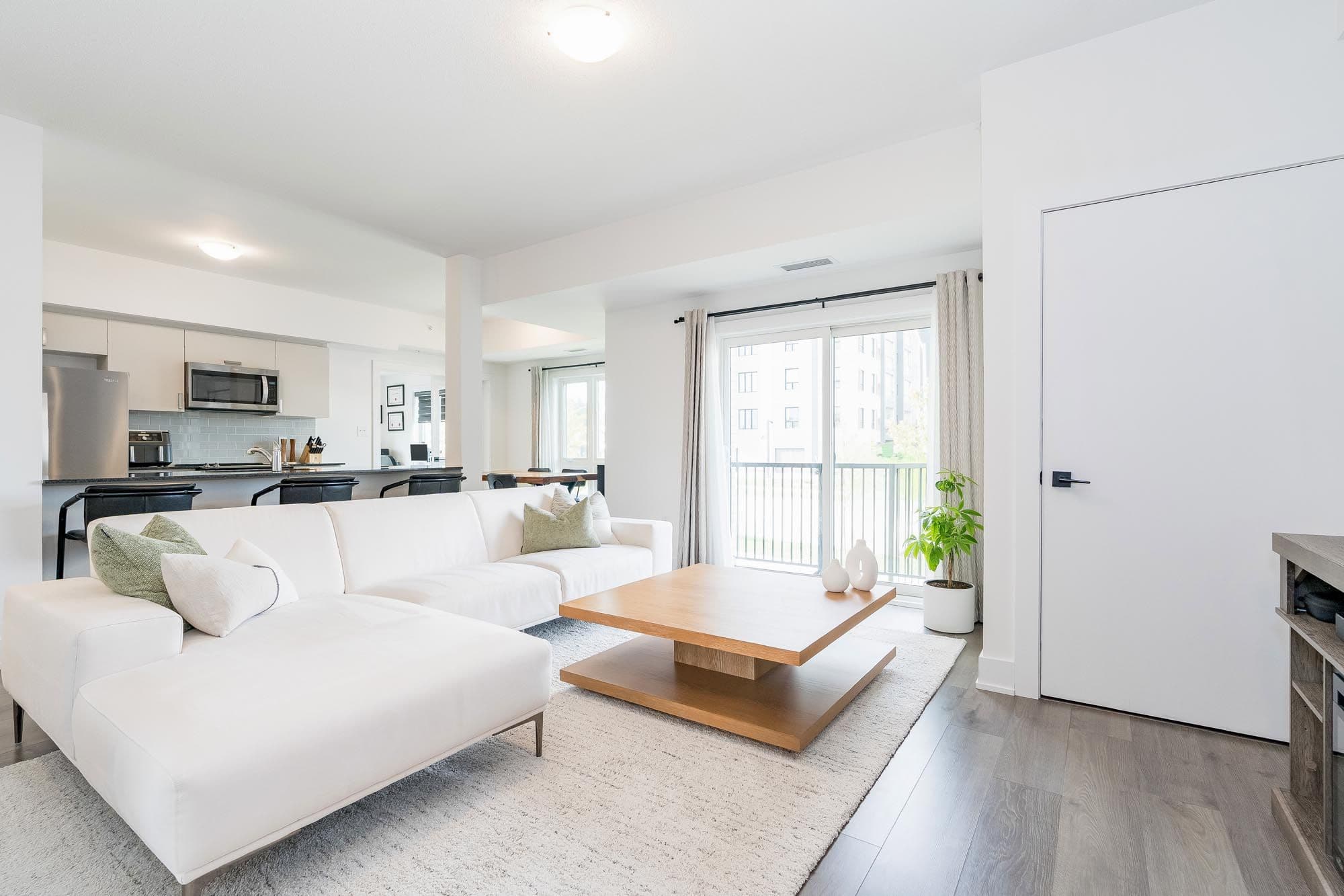 8 Culinary Lane 102, Barrie, ON L9J 0T2