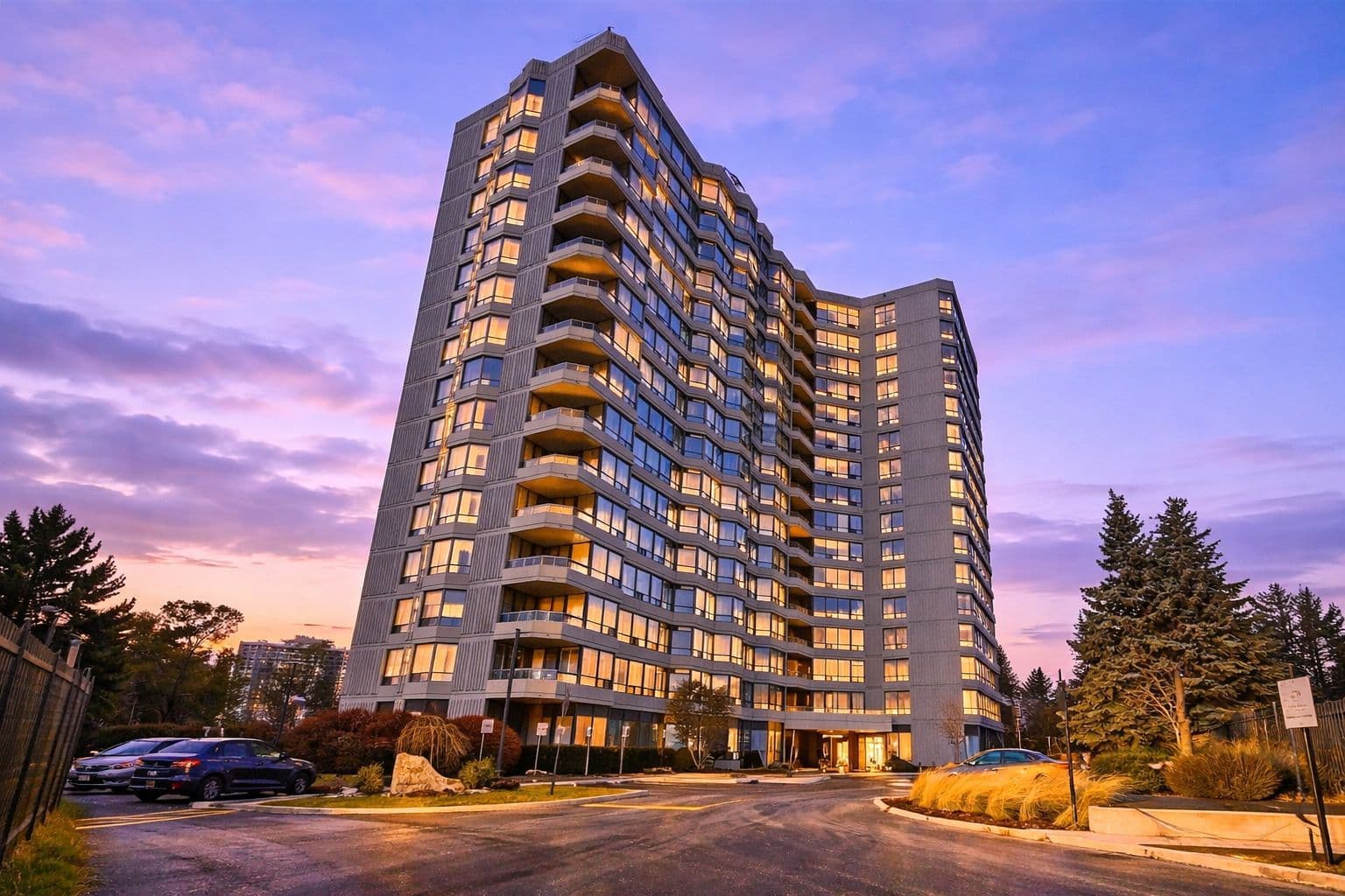 7460 Bathurst Street 214, Vaughan, ON L4J 7K9