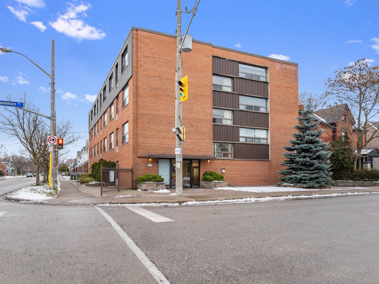 325 Sammon Avenue 307, Toronto E03, ON M4J 2A1