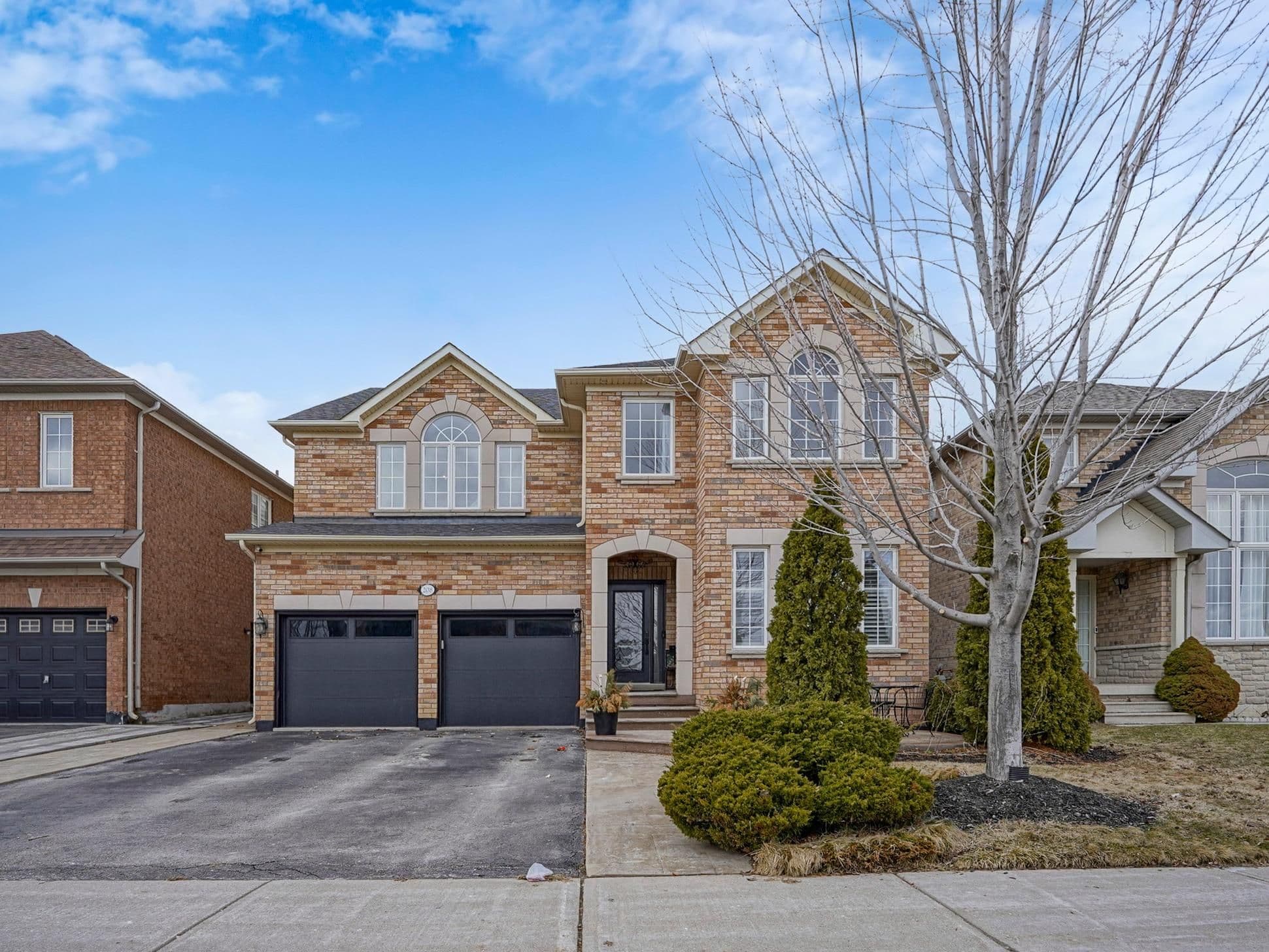 208 Maria Antonia Road, Vaughan, ON L4H 2Z4