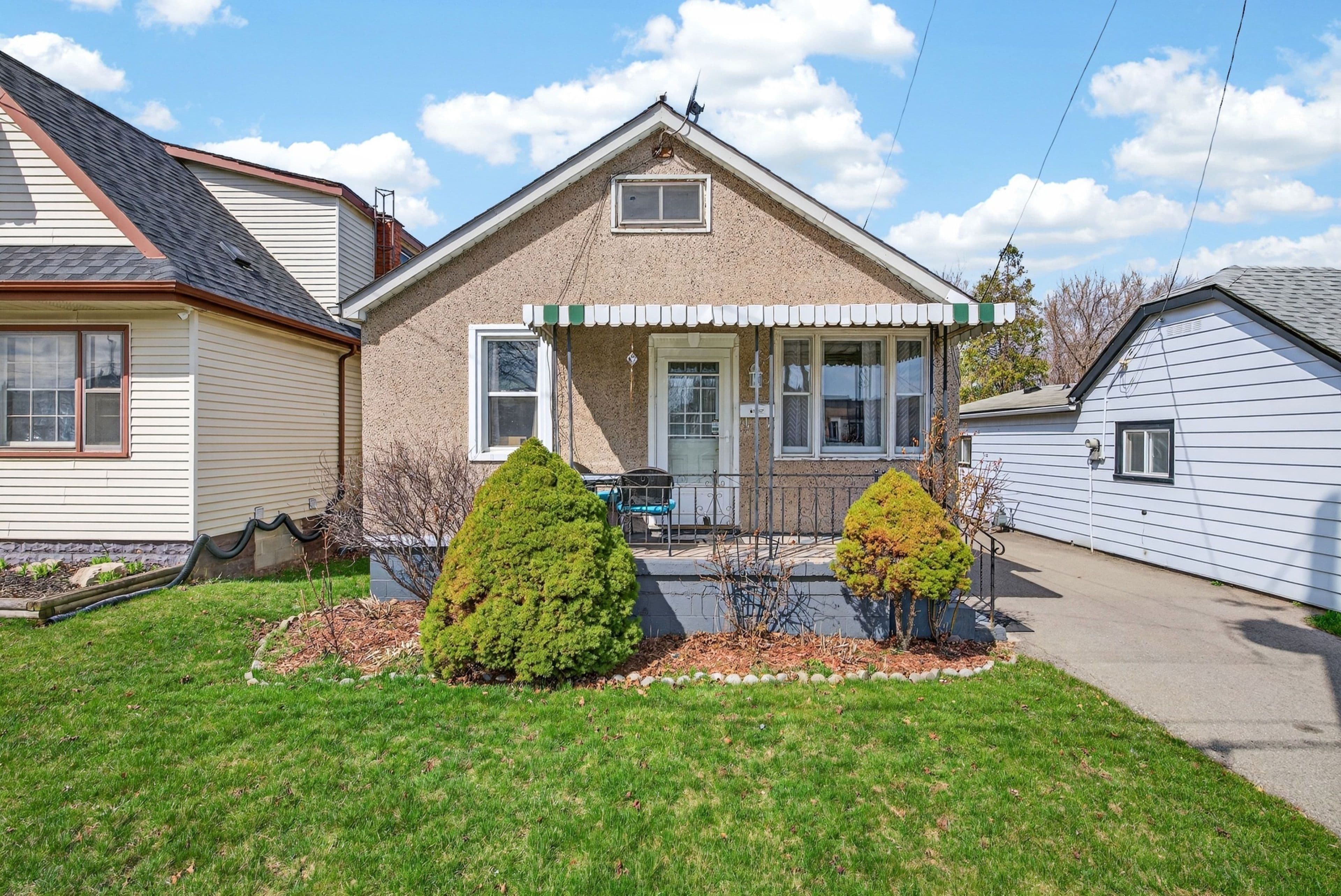 663 Tate Avenue, Hamilton, ON L8H 6L5