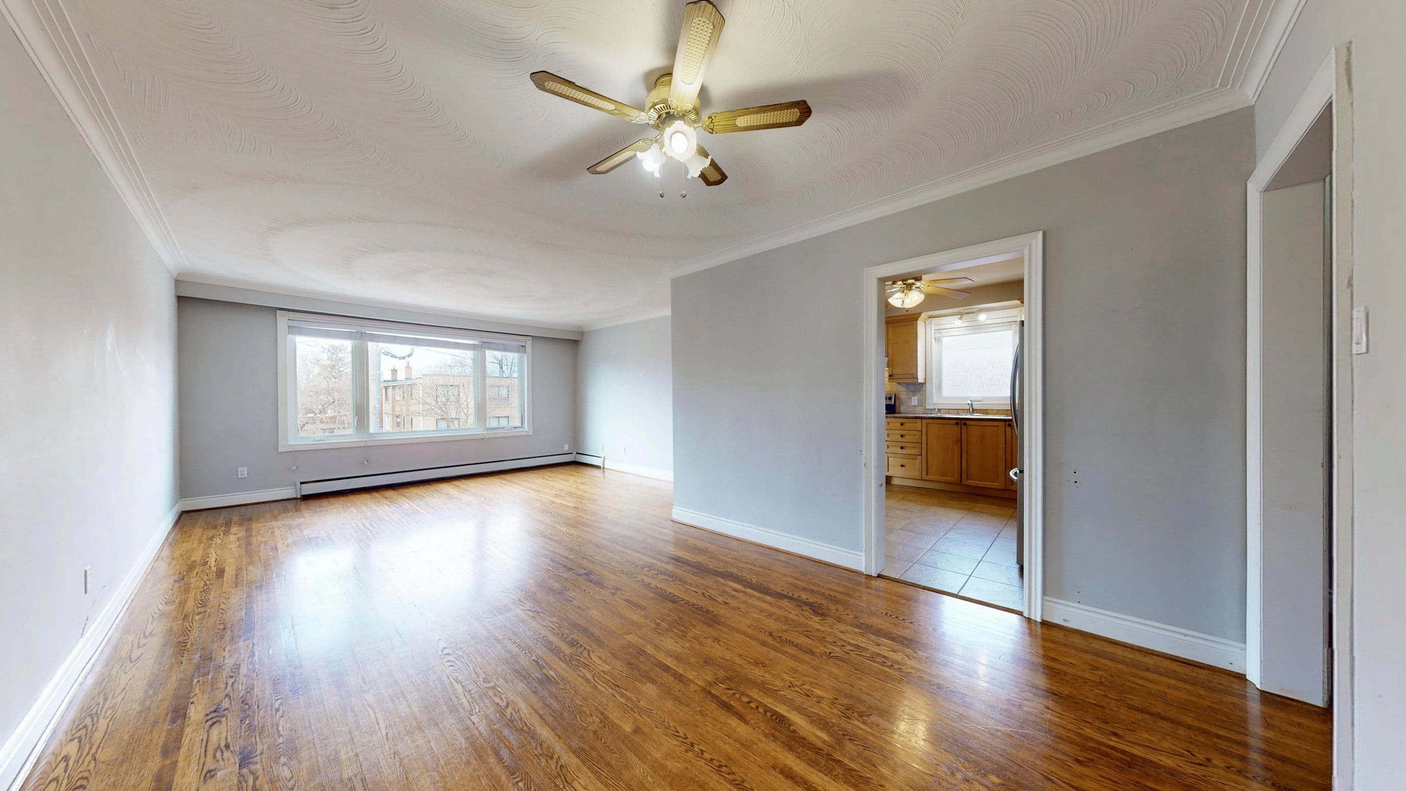 37 Morgan Avenue Upper, Toronto W07, ON M8Y 2Z9