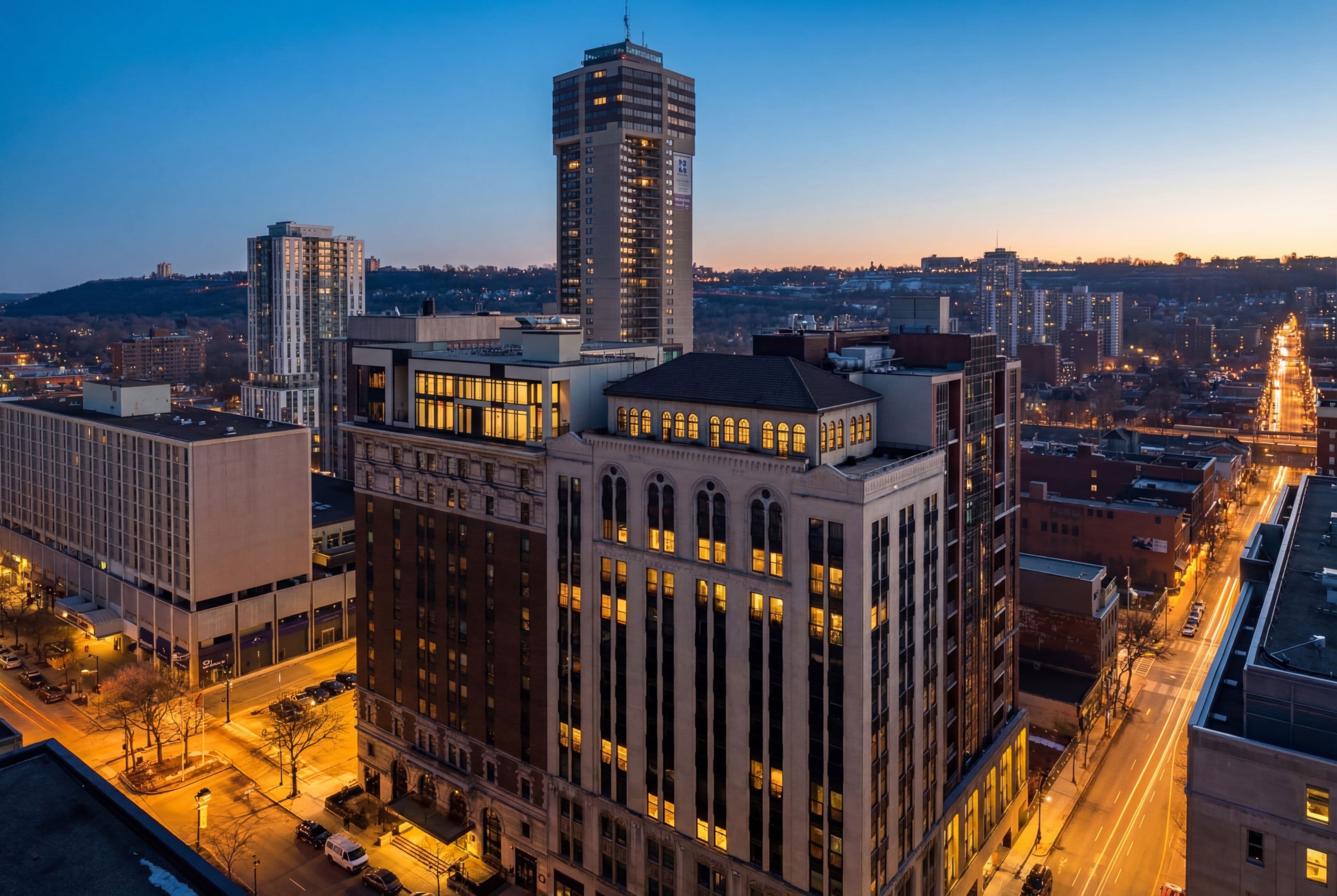 112 King Street E PH4, Hamilton, ON L8N 1A8