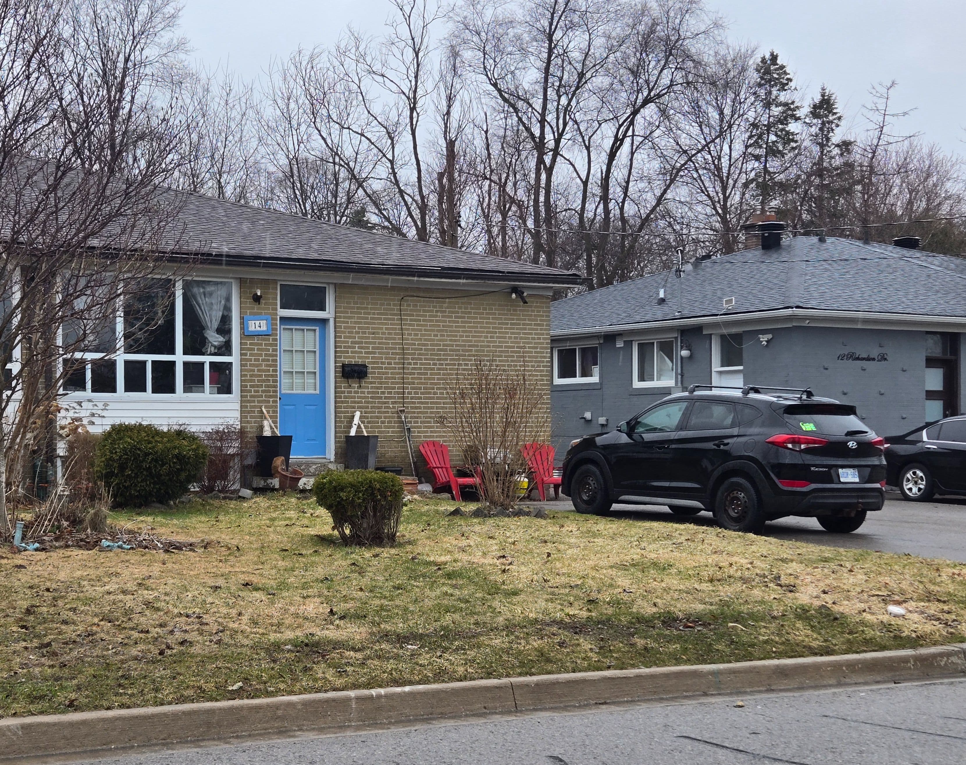 14 Richardson Drive B, Aurora, ON L4G 1Z1