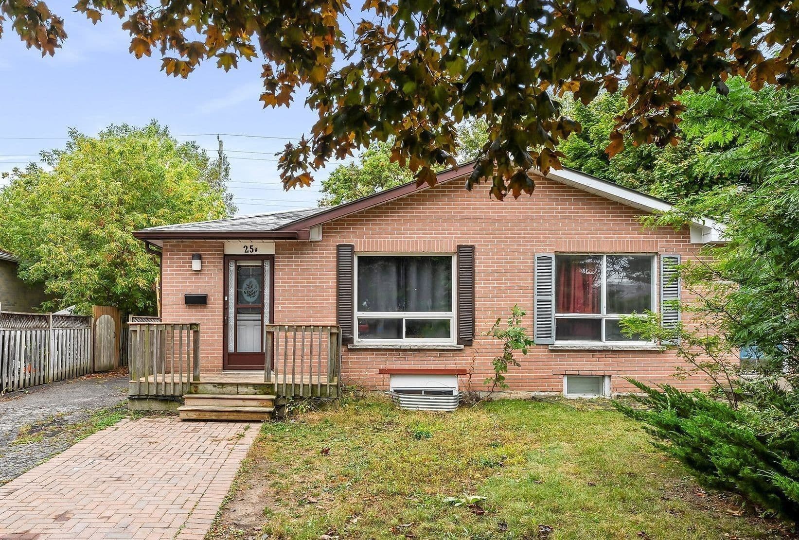 25A College Crescent Lower, Barrie, ON L4M 2W4