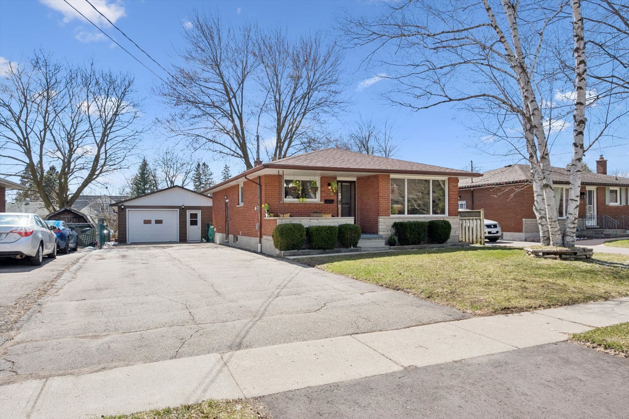 16 Kenwood Crescent, Guelph, ON N1H 6E5