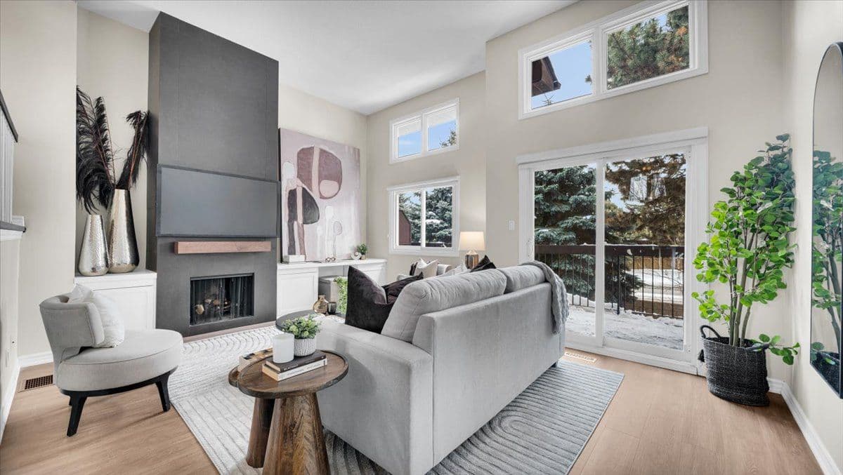 1755 Rathburn Road E 14, Mississauga, ON L4W 2M8