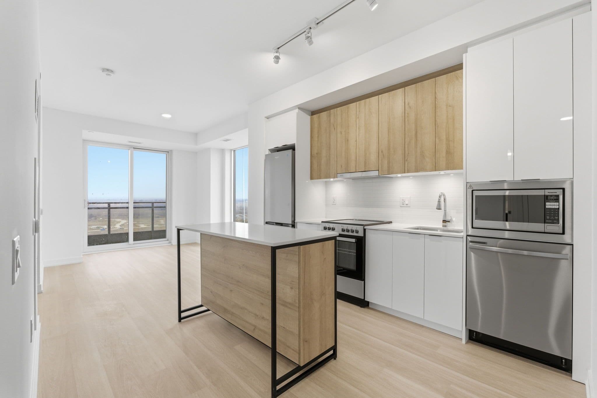 9751 Markham Road 2003, Markham, ON L6E 0W3