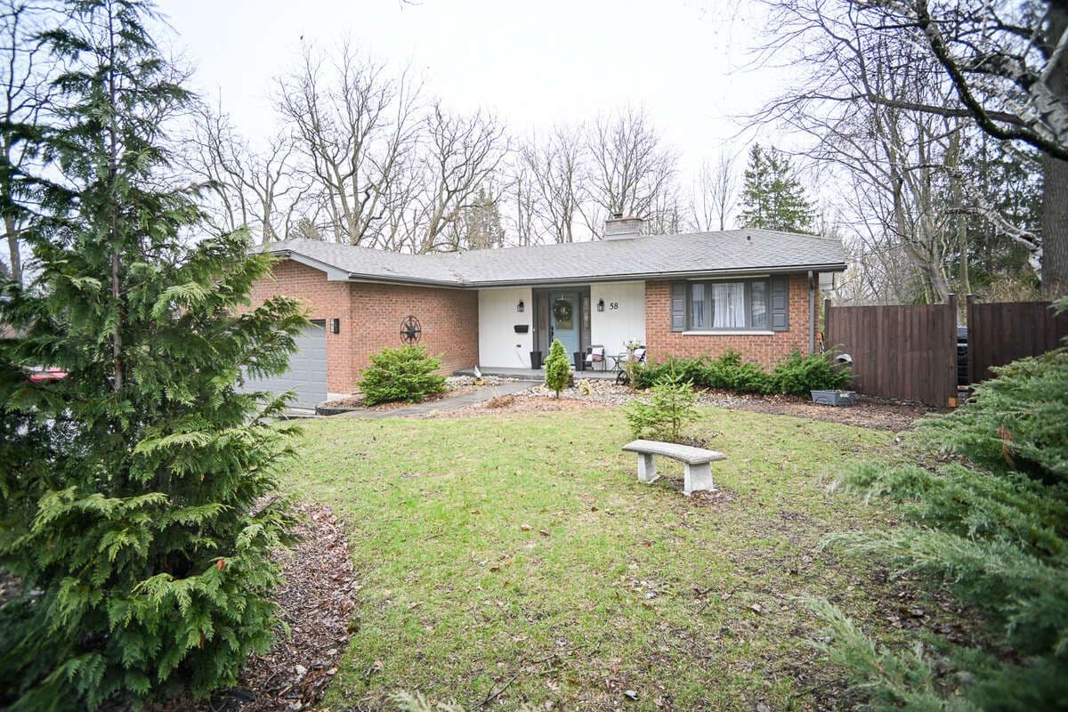 58 Pannell Lane, Strathroy-Caradoc, ON N7G 2C6
