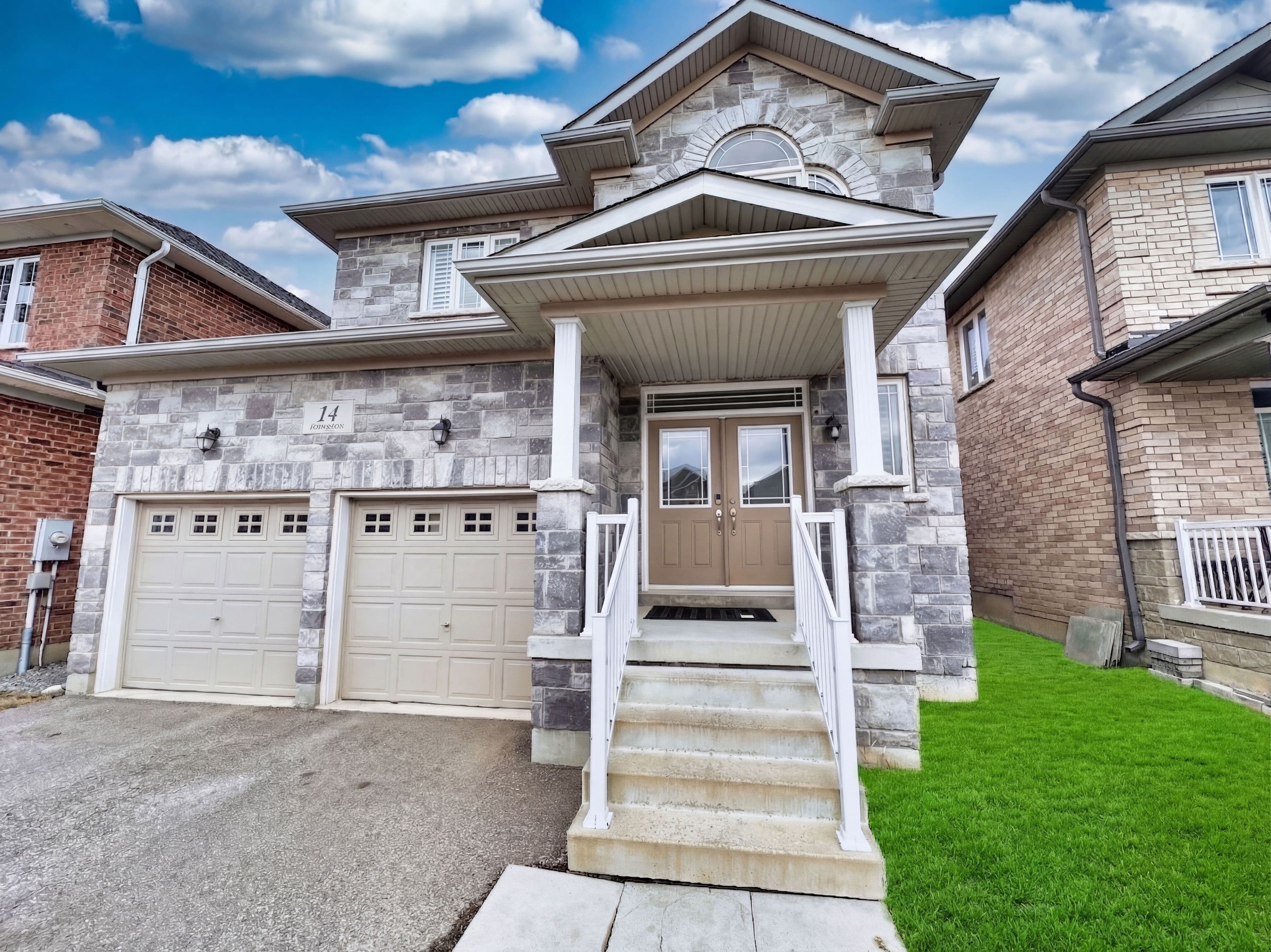 14 Heritage Street, Bradford West Gwillimbury, ON L3Z 0X5