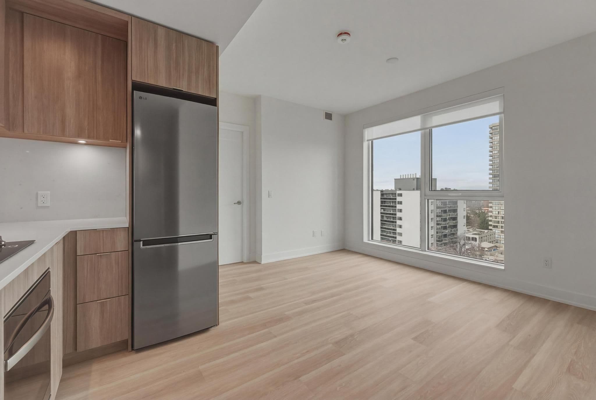 25 Cordova Avenue 901, Toronto W08, ON M9A 0E5