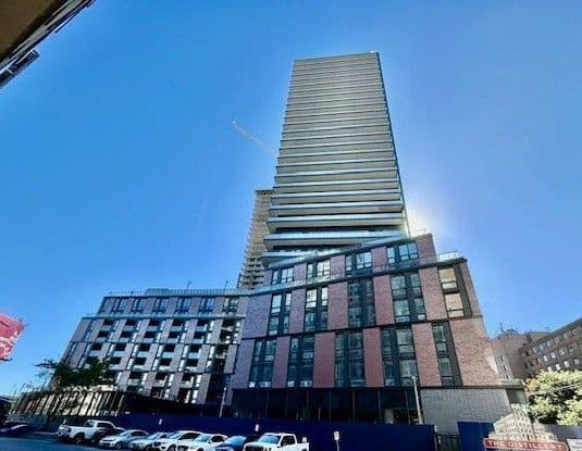 35 Parliament Street 324, Toronto C08, ON M5A 0Z5