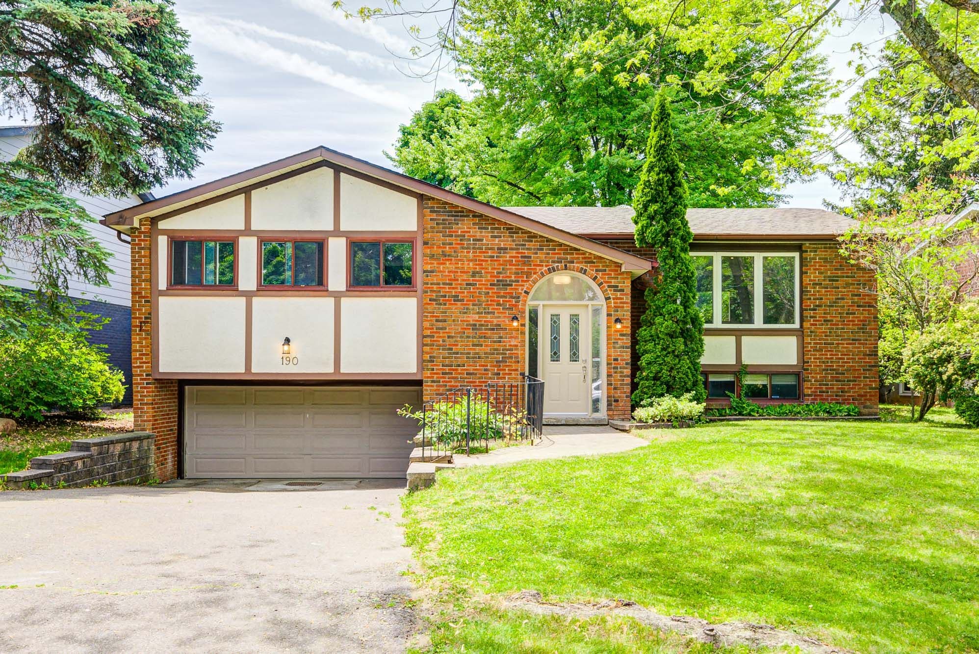 190 Romfield Circuit, Markham, ON L3T 3J1