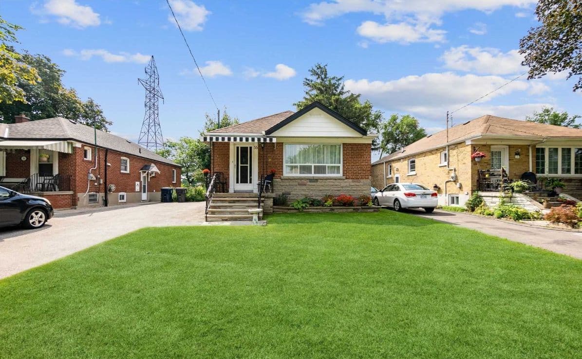 53 Flora Drive, Toronto E04, ON M1P 1A1