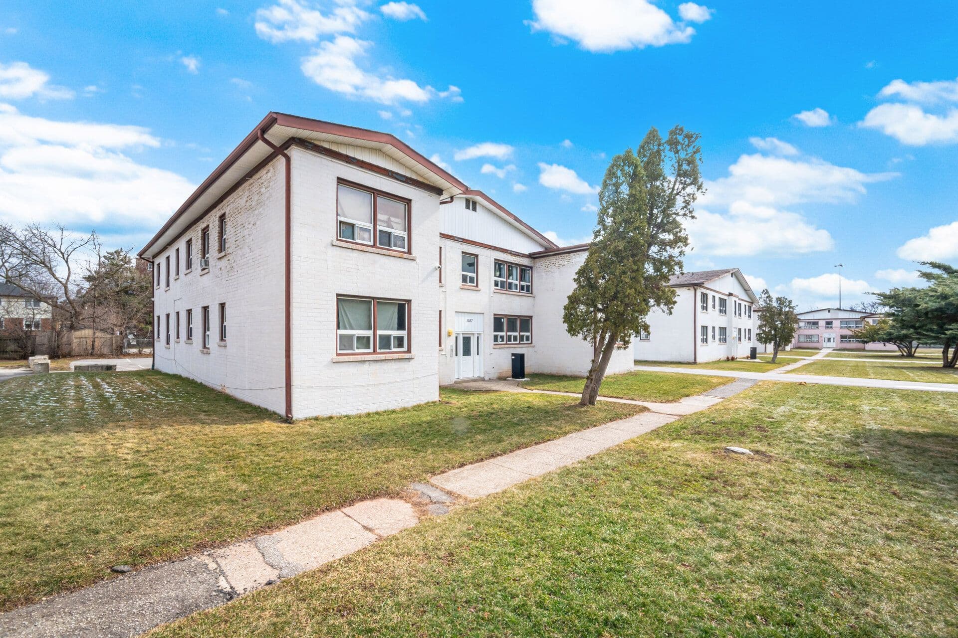 1037 Churchill Avenue E 7, Oakville, ON L6H 1A3