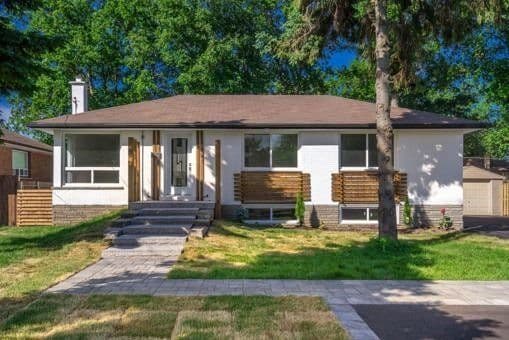 540 Third Line, Oakville, ON L6L 4A7