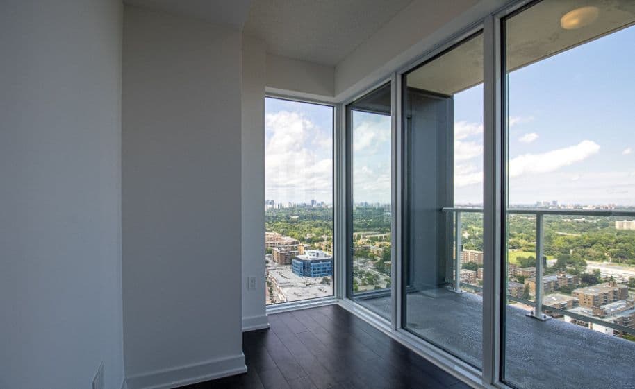 50 O'Neill Road 2704, Toronto C13, ON M3C 0R1